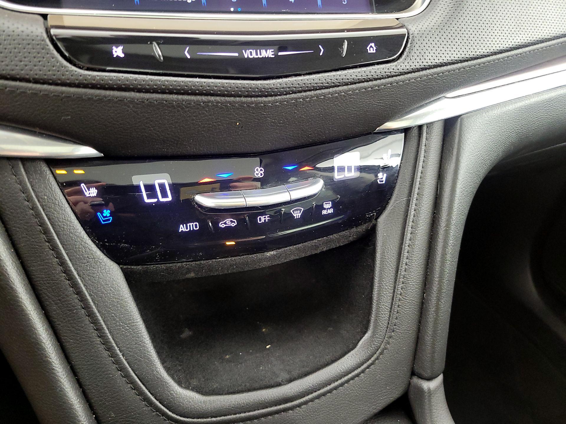 Thumbnail: 2017 Cadillac XT5 - 17