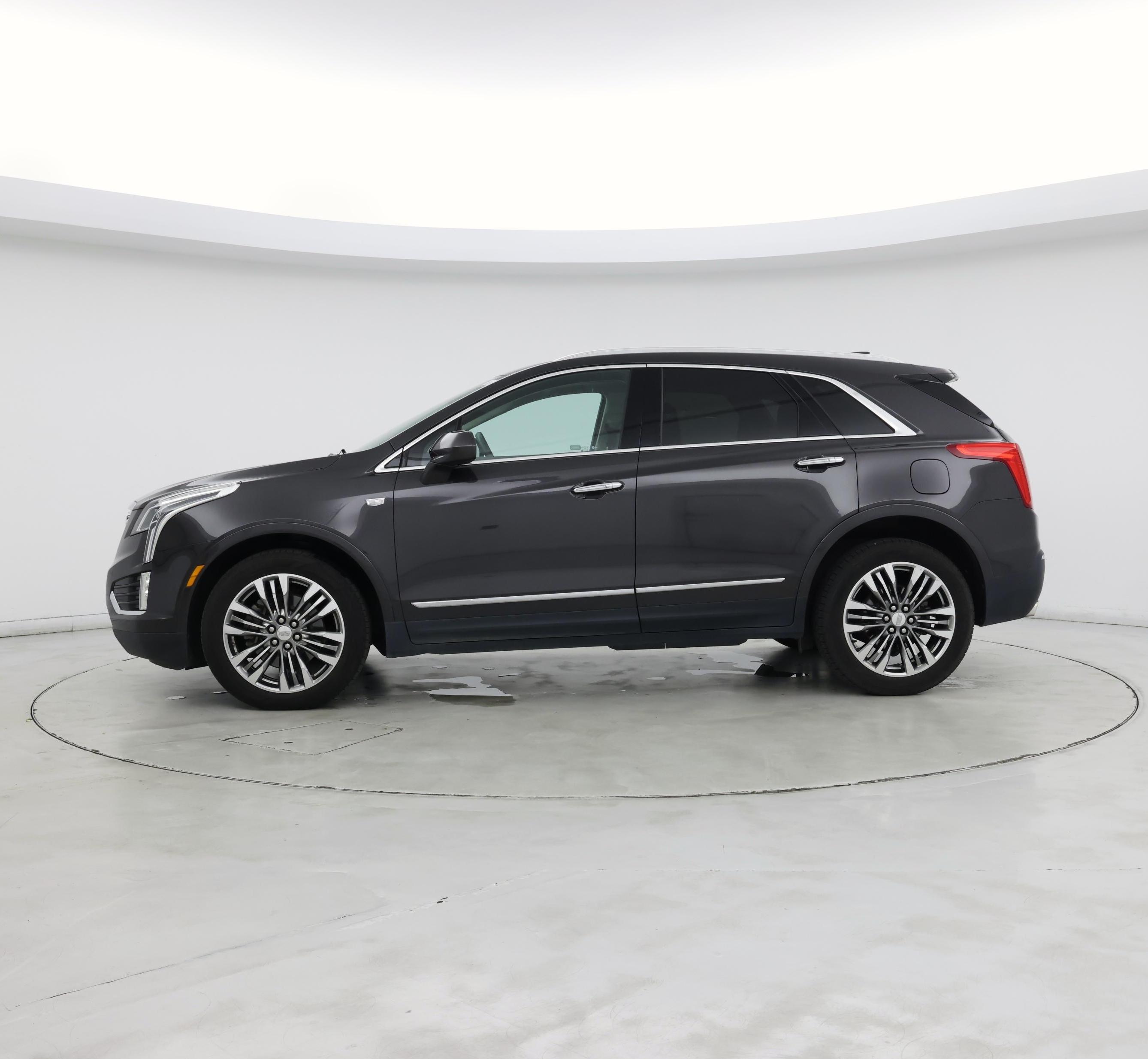 Thumbnail: 2017 Cadillac XT5 - 3