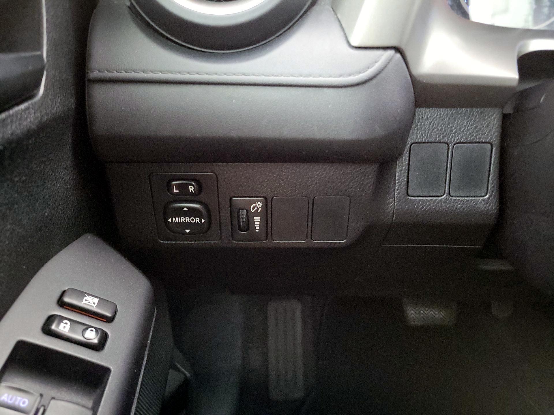 Thumbnail: 2016 Toyota RAV4 - 13