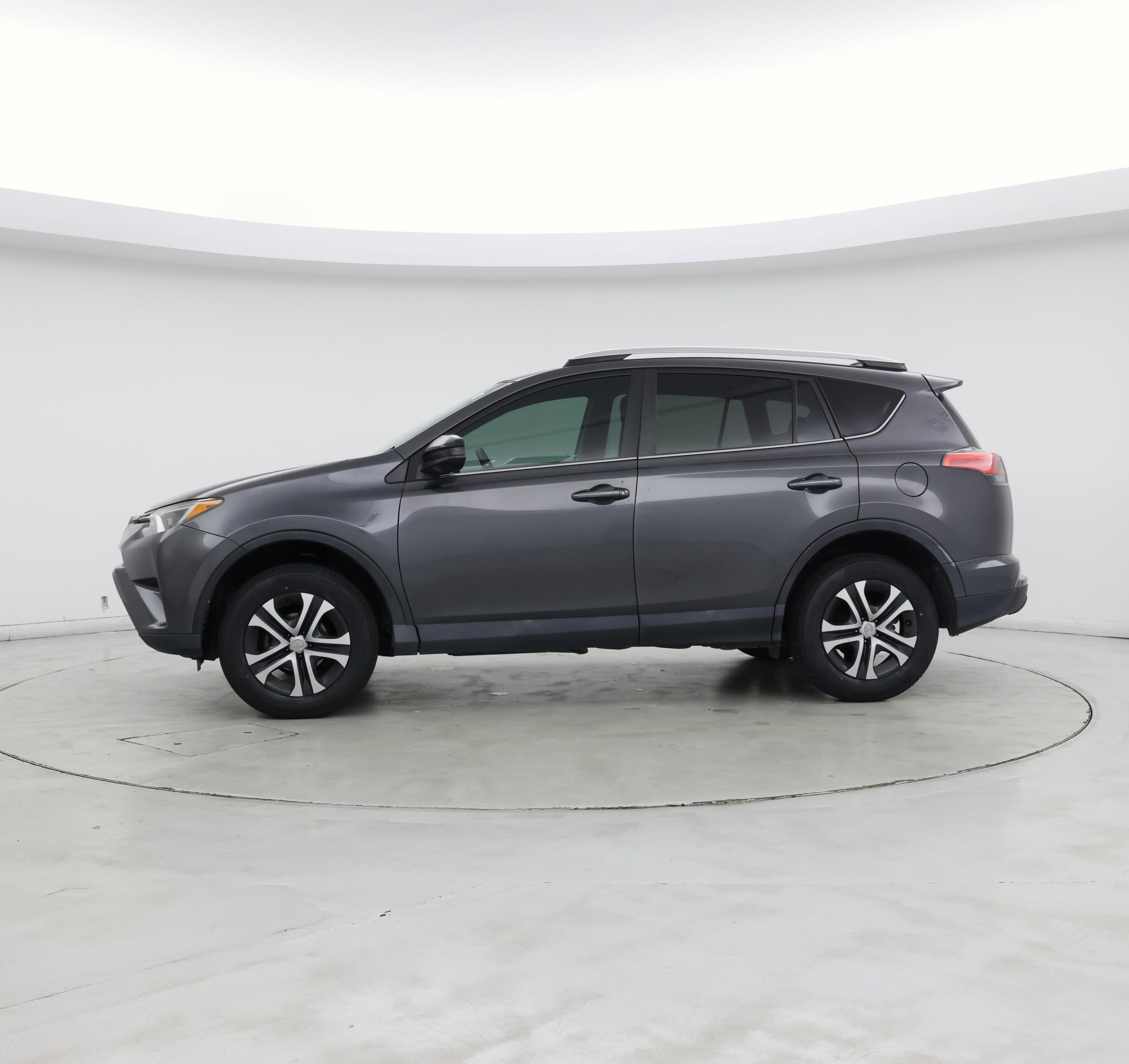 Thumbnail: 2016 Toyota RAV4 - 3