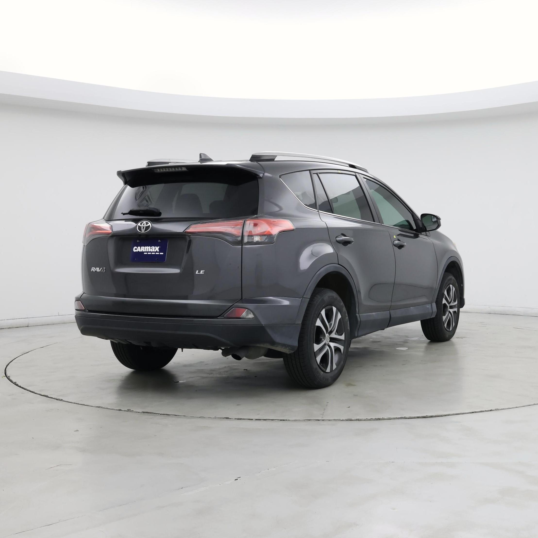 Thumbnail: 2016 Toyota RAV4 - 8