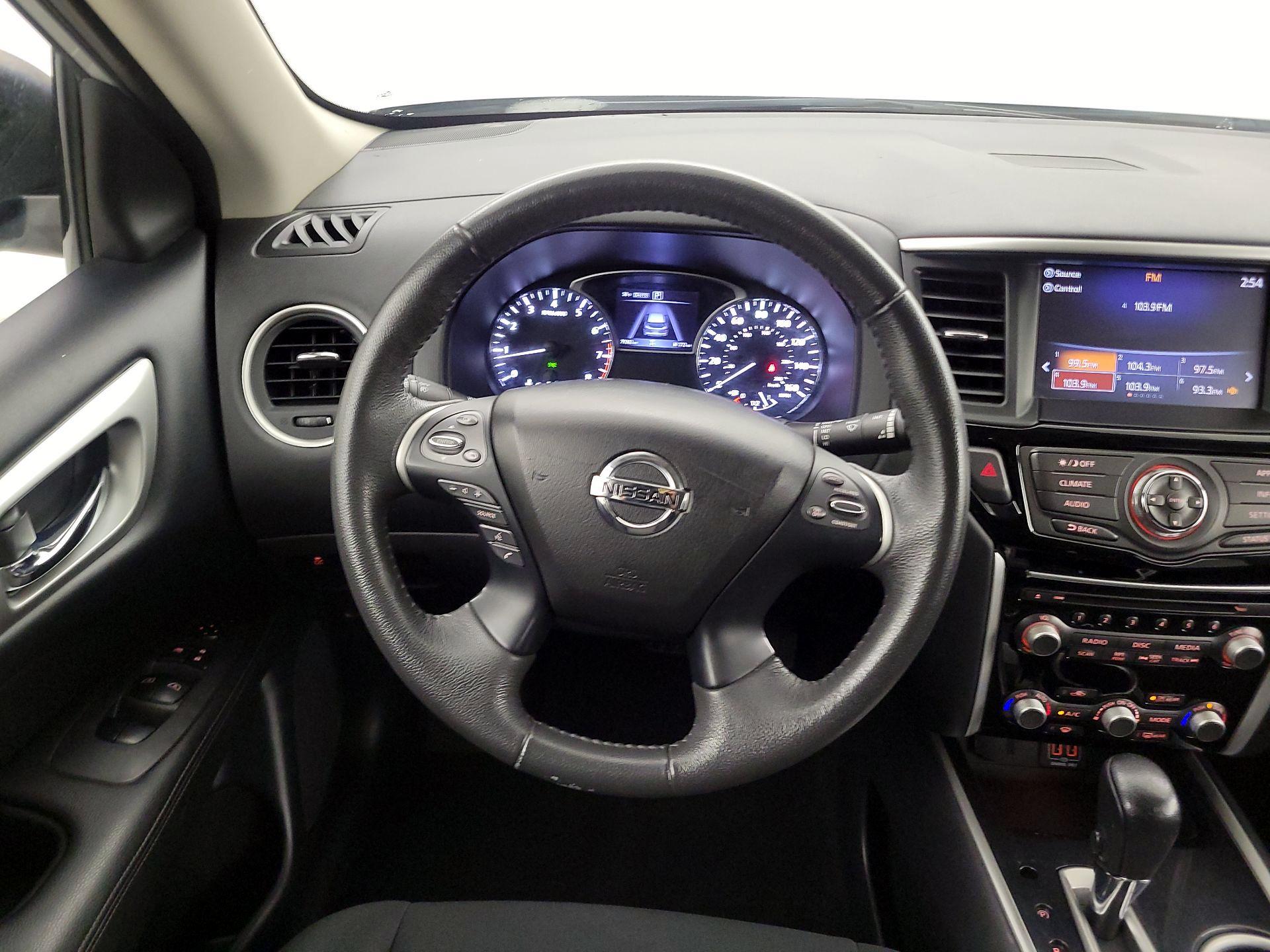 Thumbnail: 2018 Nissan Pathfinder - 10