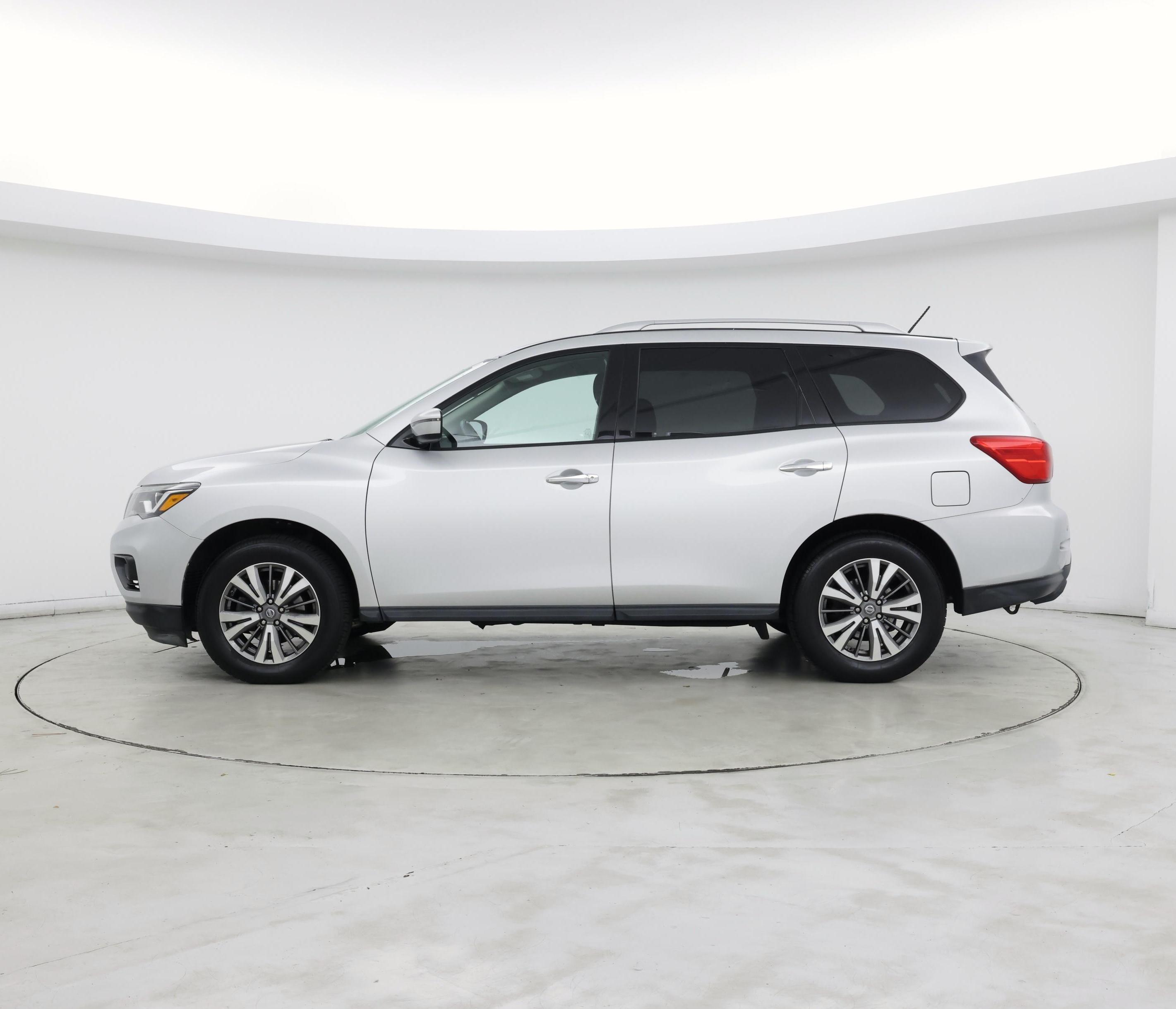Thumbnail: 2018 Nissan Pathfinder - 3
