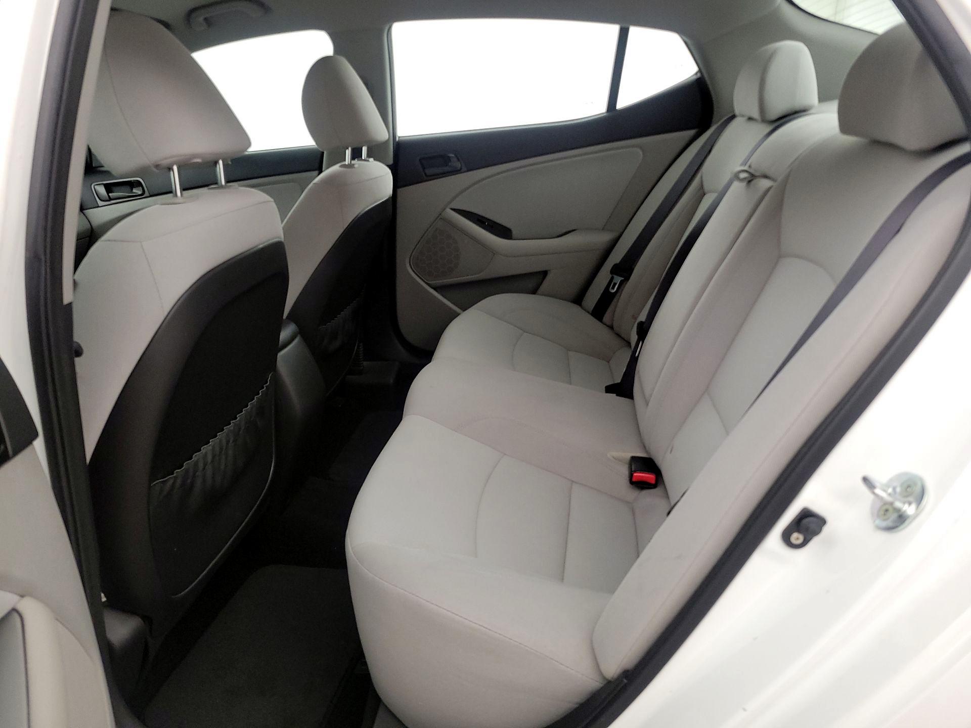 Thumbnail: 2015 Kia Optima - 18
