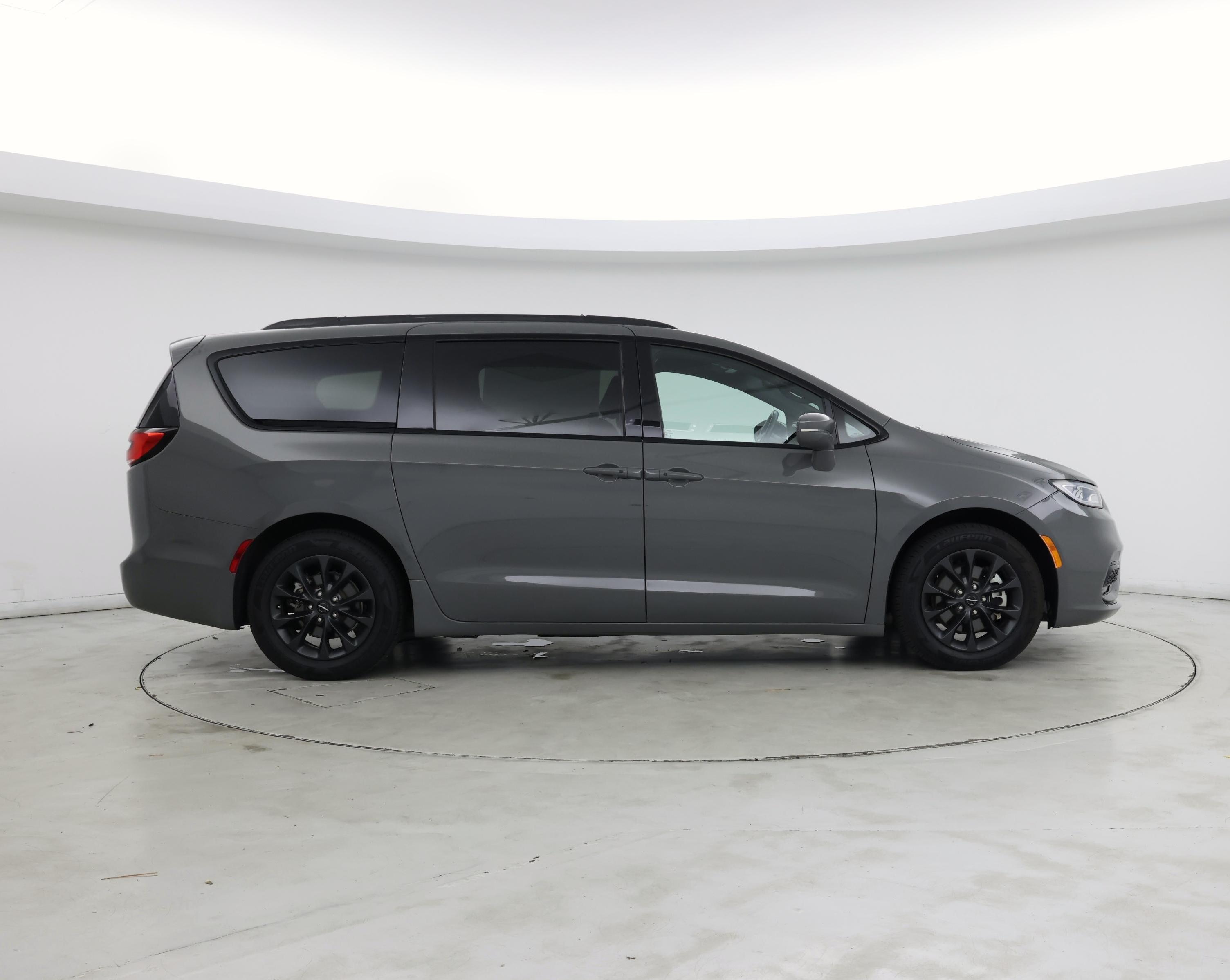 Thumbnail: 2021 Chrysler Pacifica - 7