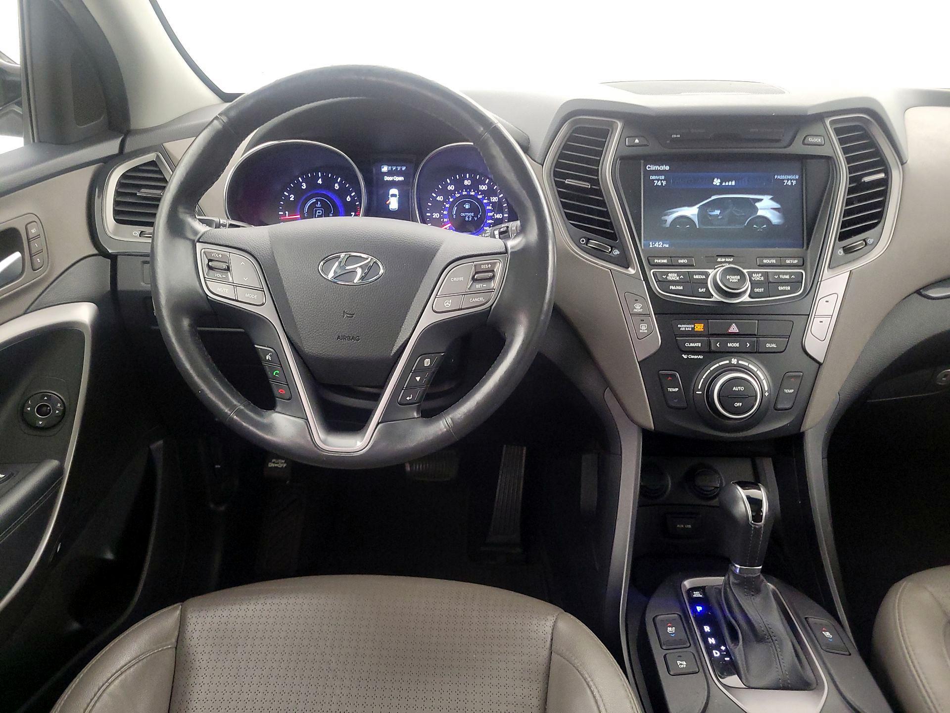 Thumbnail: 2016 Hyundai Santa Fe - 10