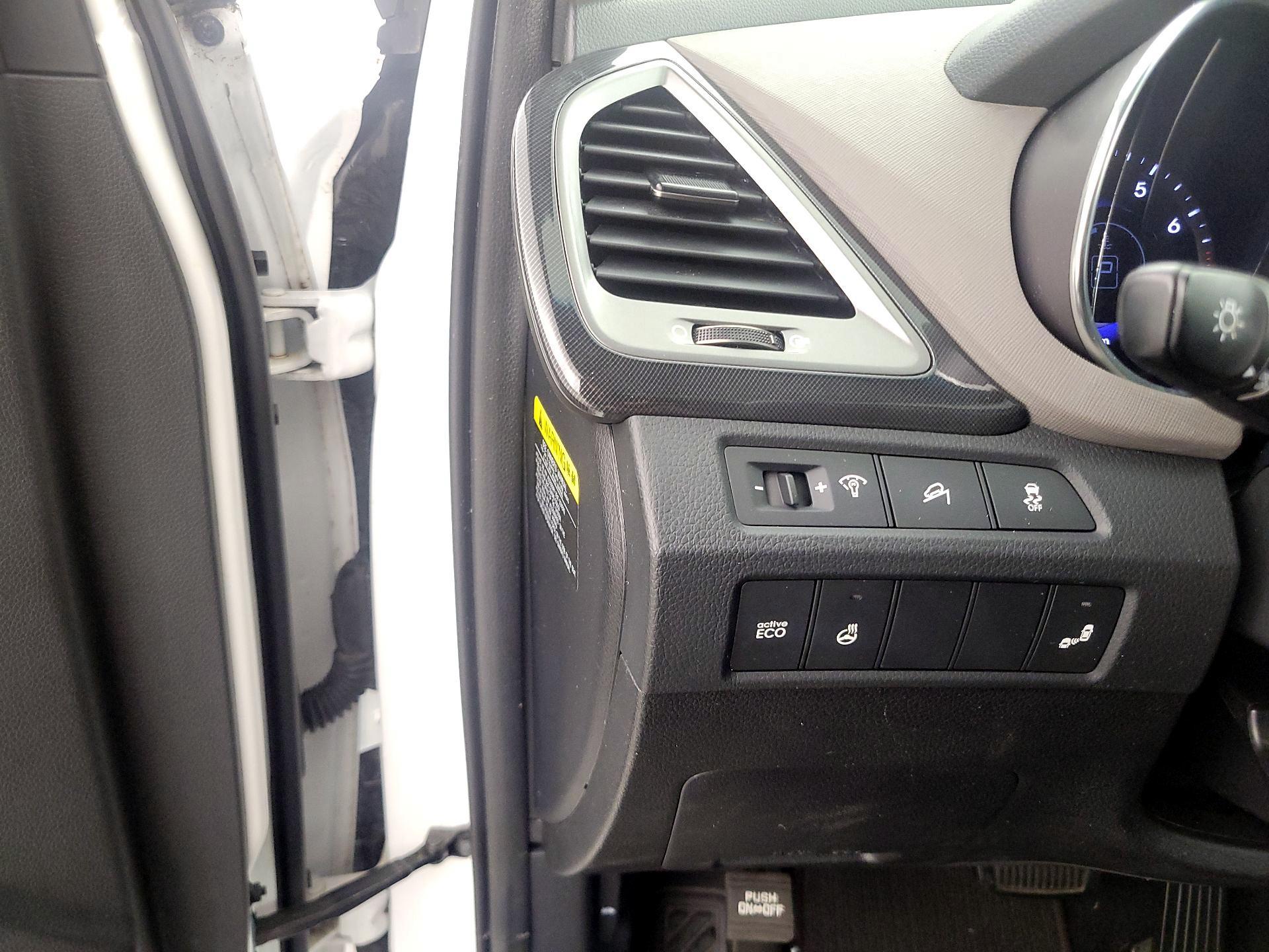 Thumbnail: 2016 Hyundai Santa Fe - 13