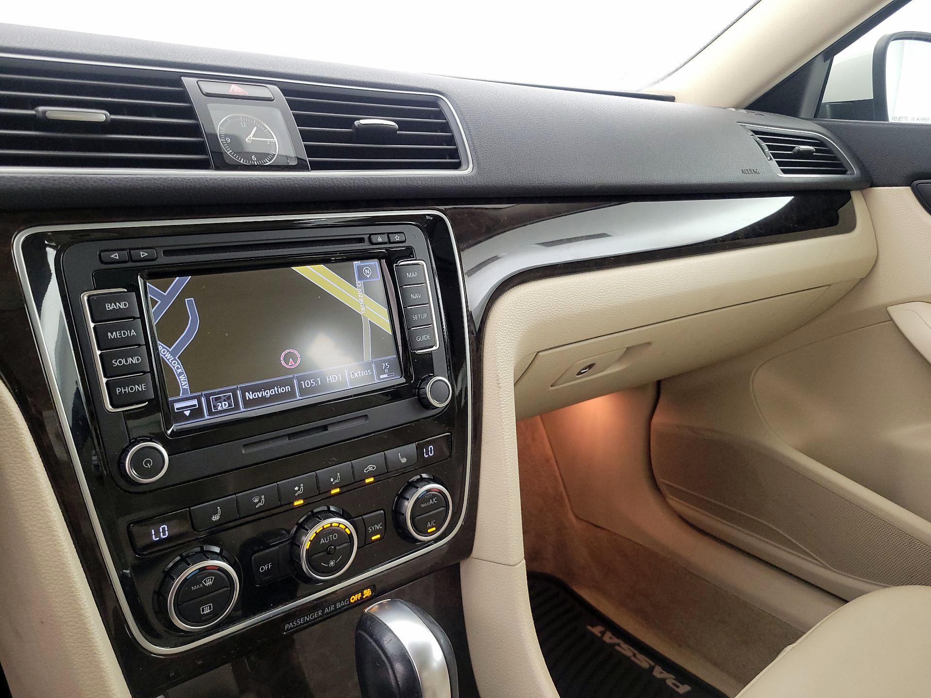 Thumbnail: 2015 Volkswagen Passat - 14