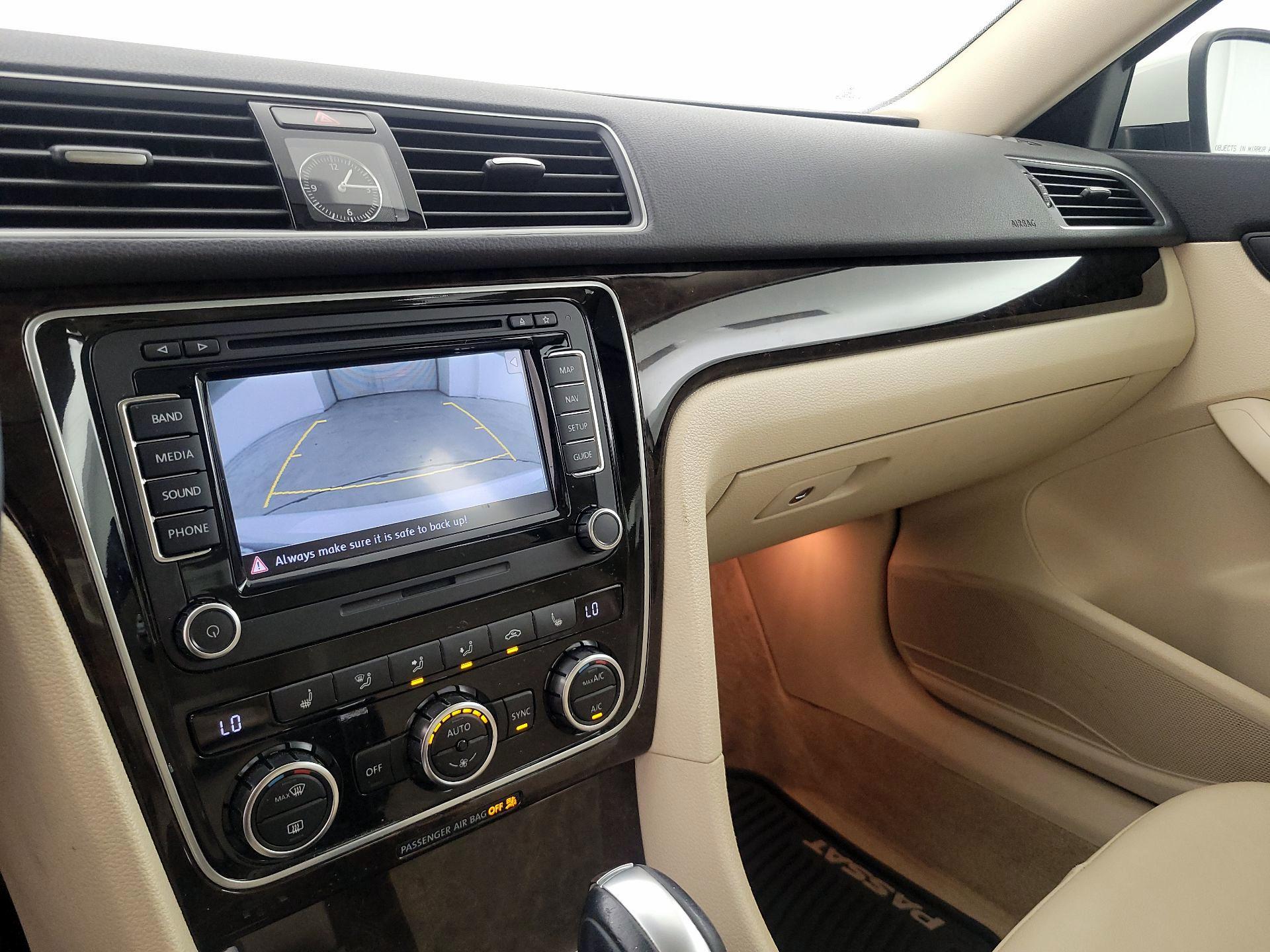 Thumbnail: 2015 Volkswagen Passat - 15