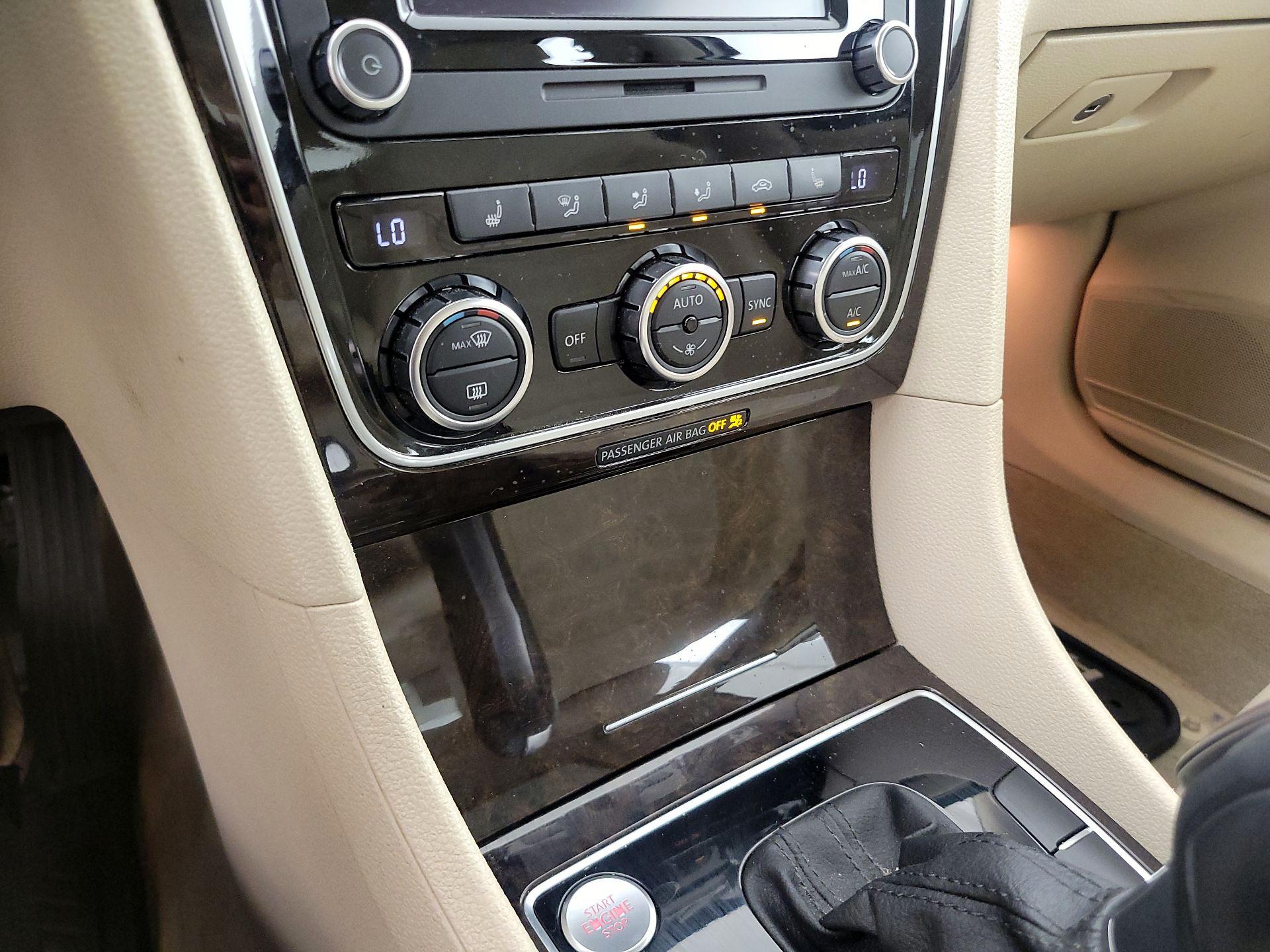 Thumbnail: 2015 Volkswagen Passat - 17