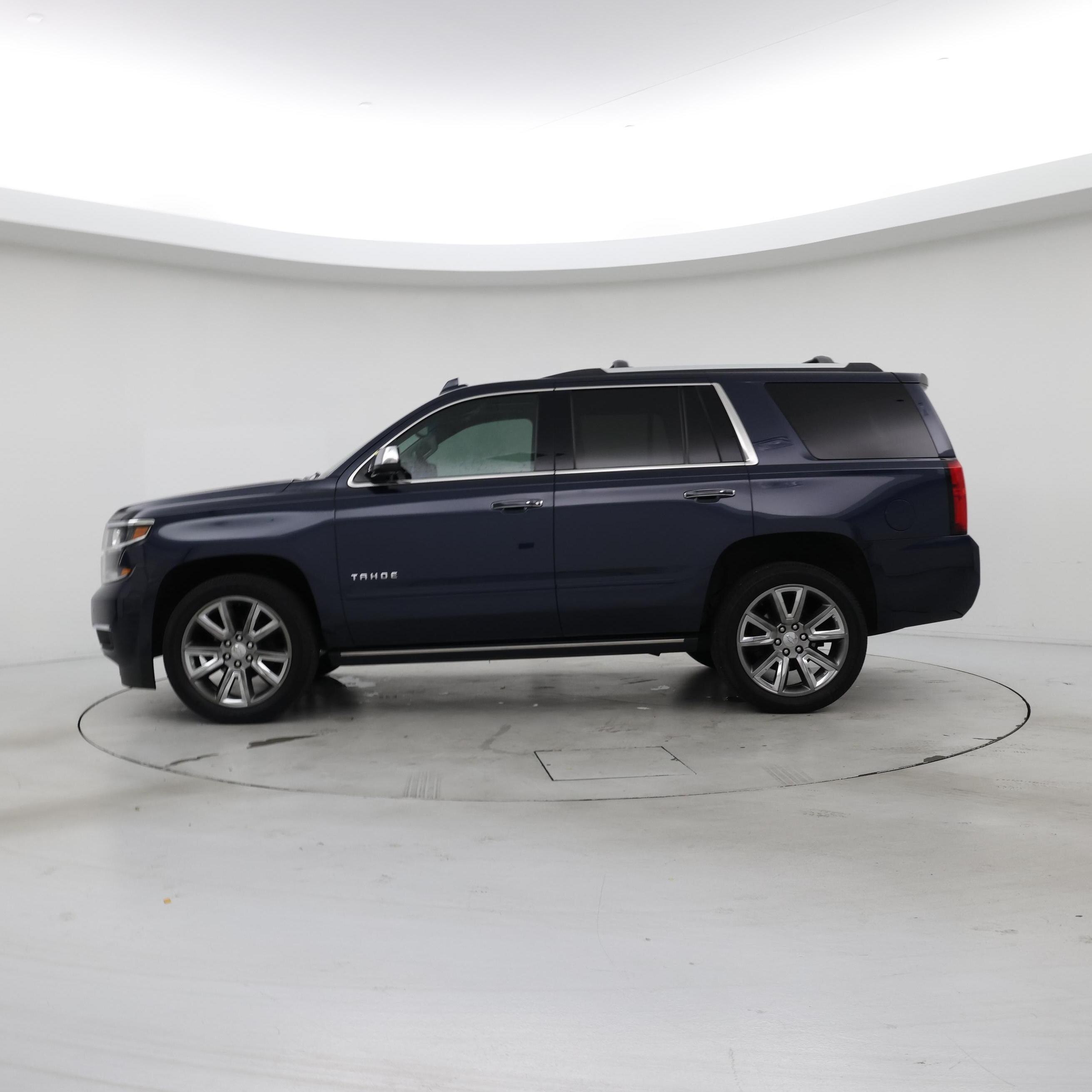 Thumbnail: 2020 Chevrolet Tahoe - 3