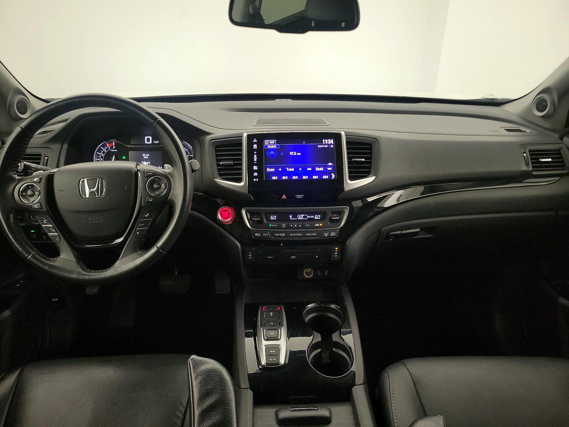 Thumbnail: 2017 Honda Pilot - 9