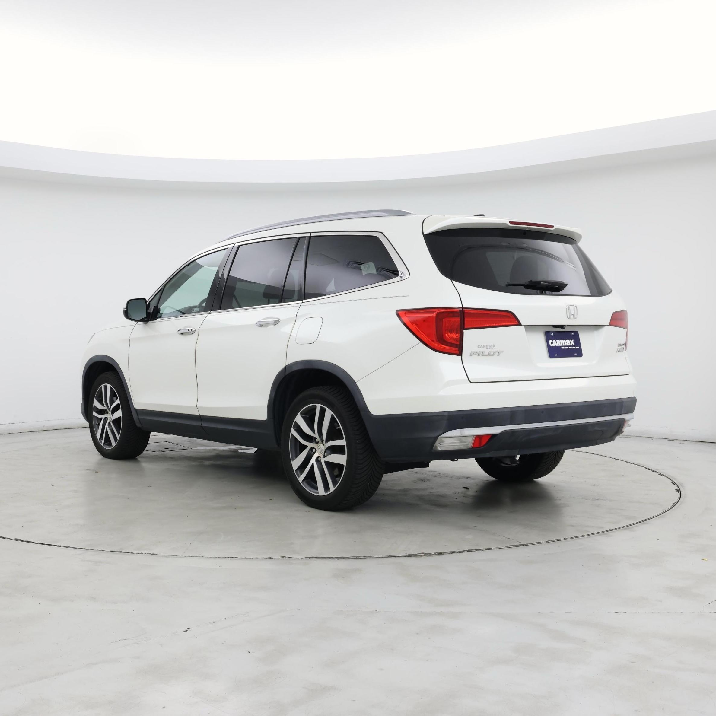 Thumbnail: 2017 Honda Pilot - 2