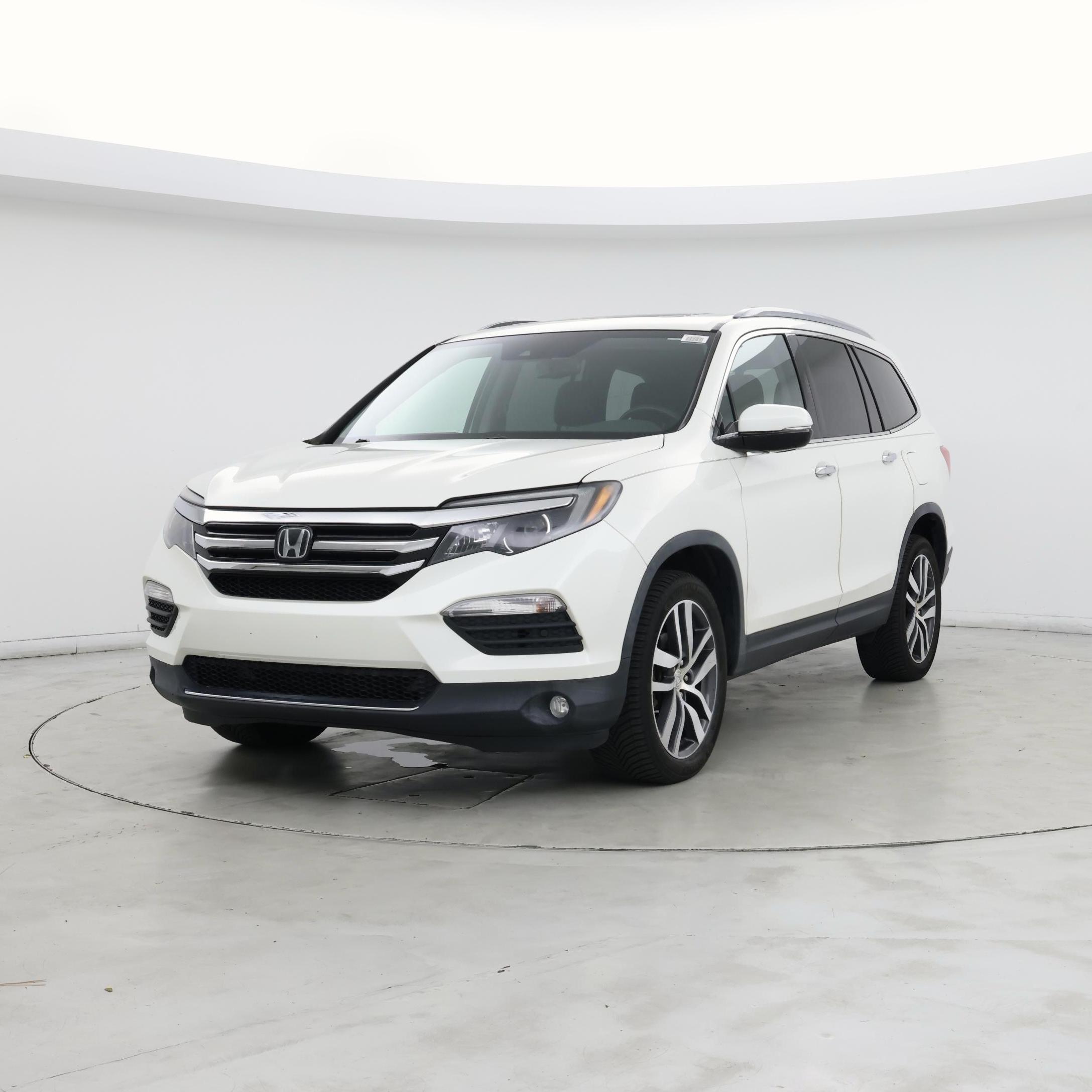 Thumbnail: 2017 Honda Pilot - 4