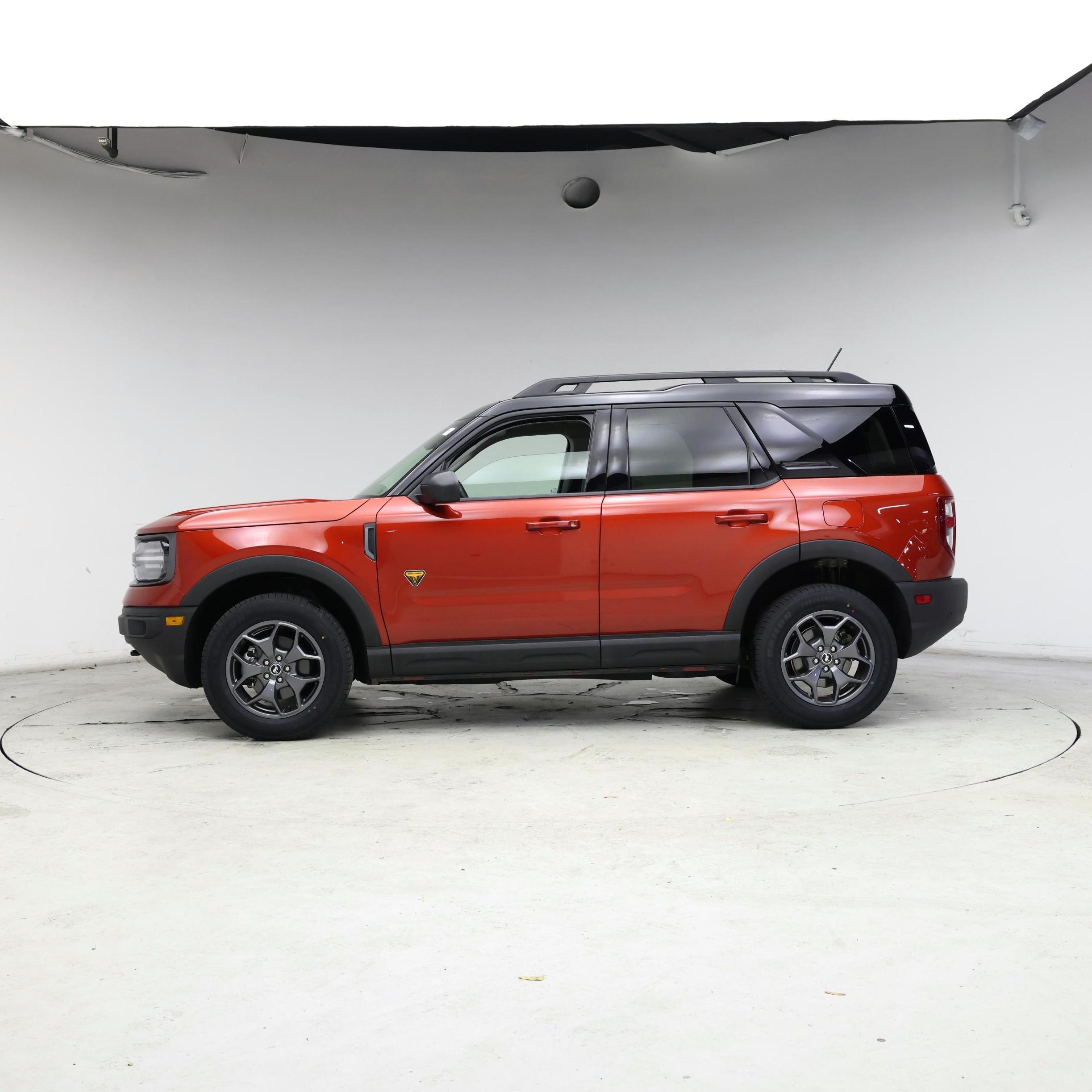 Thumbnail: 2022 Ford Bronco Sport - 3