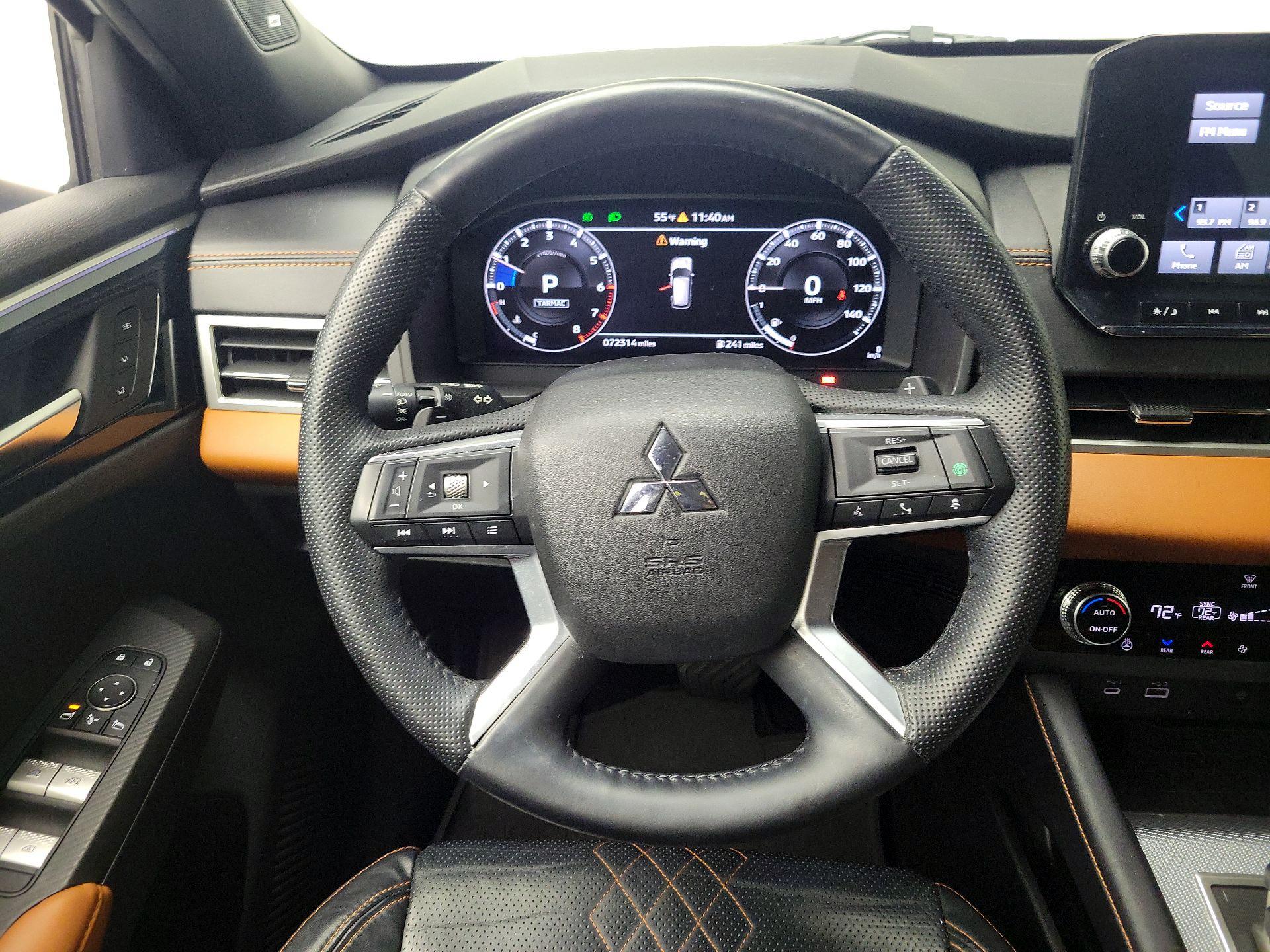 Thumbnail: 2022 Mitsubishi Outlander - 10