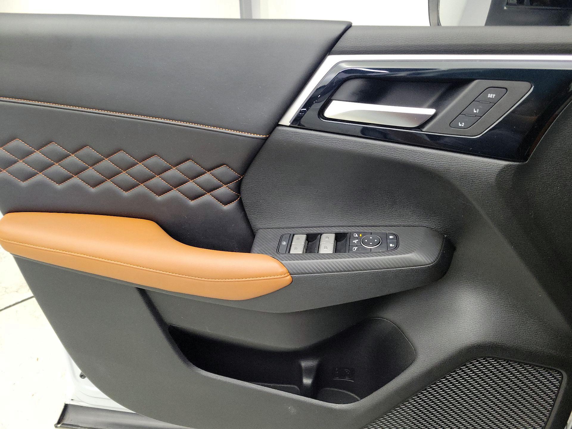 Thumbnail: 2022 Mitsubishi Outlander - 12