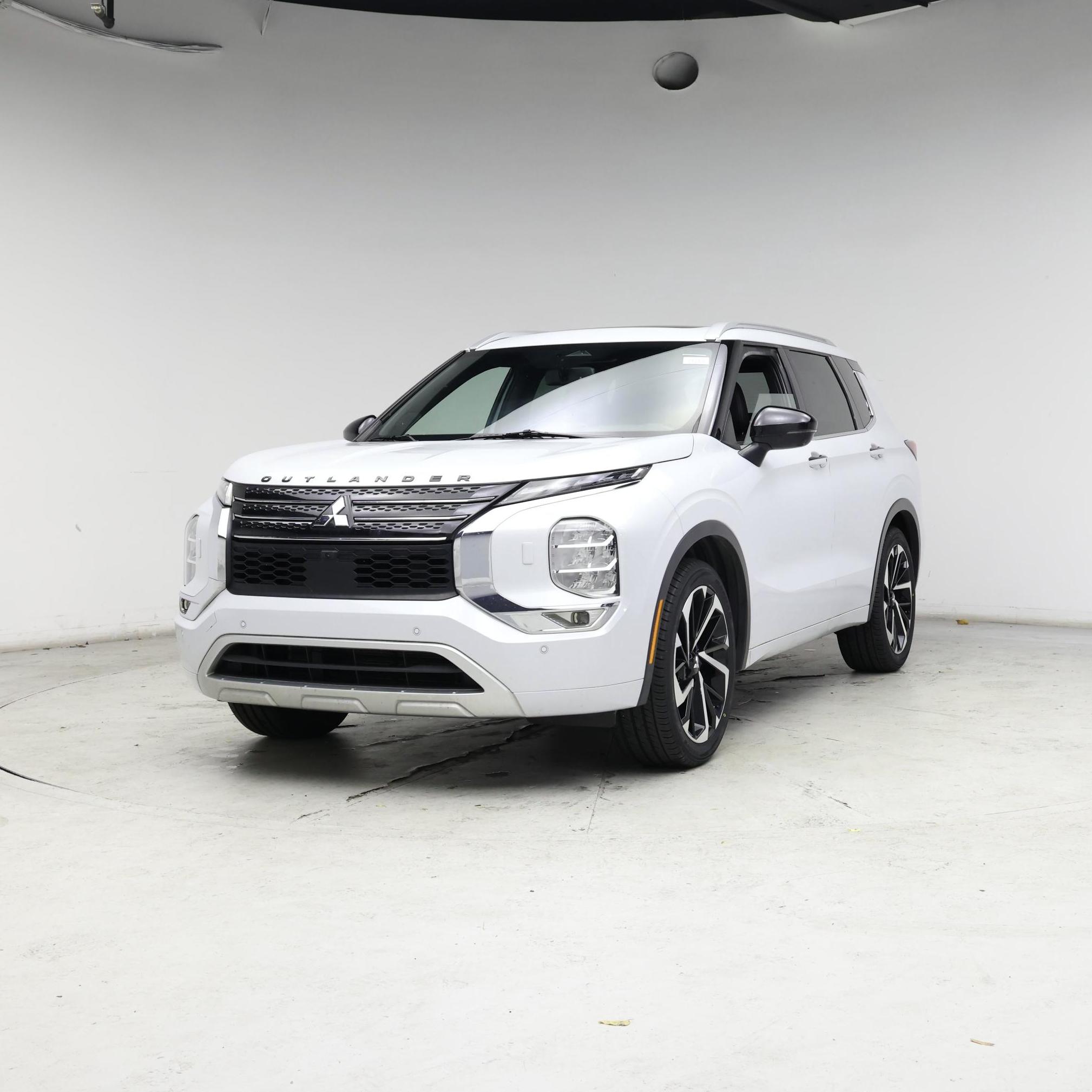 Thumbnail: 2022 Mitsubishi Outlander - 4