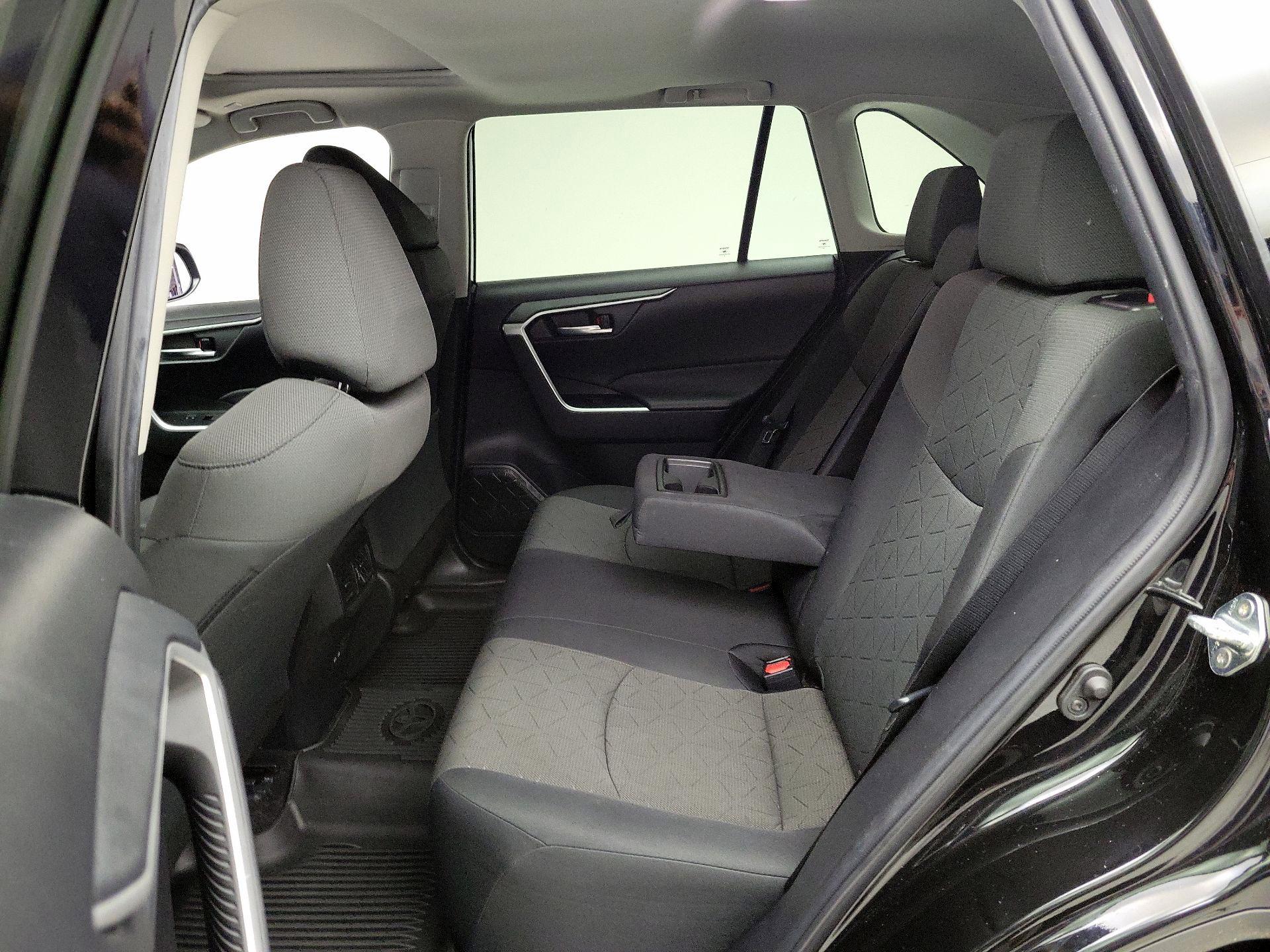 Thumbnail: 2023 Toyota RAV4 - 20