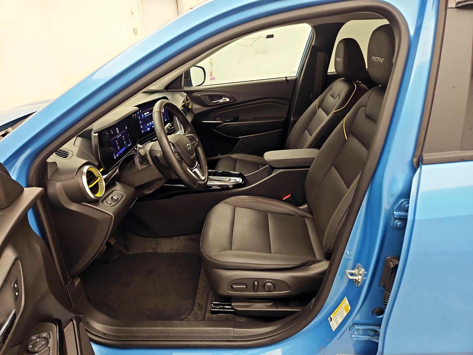 Thumbnail: 2025 Chevrolet Trax - 11