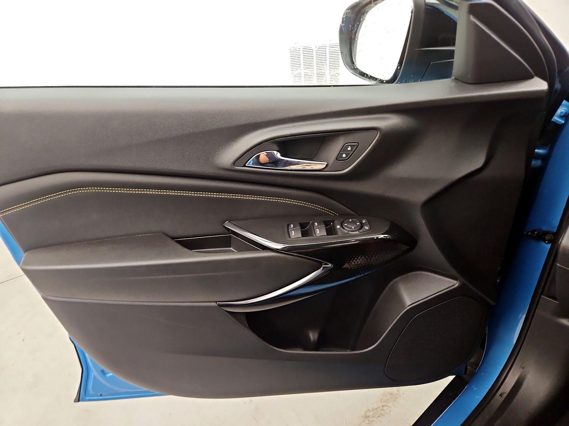 Thumbnail: 2025 Chevrolet Trax - 12