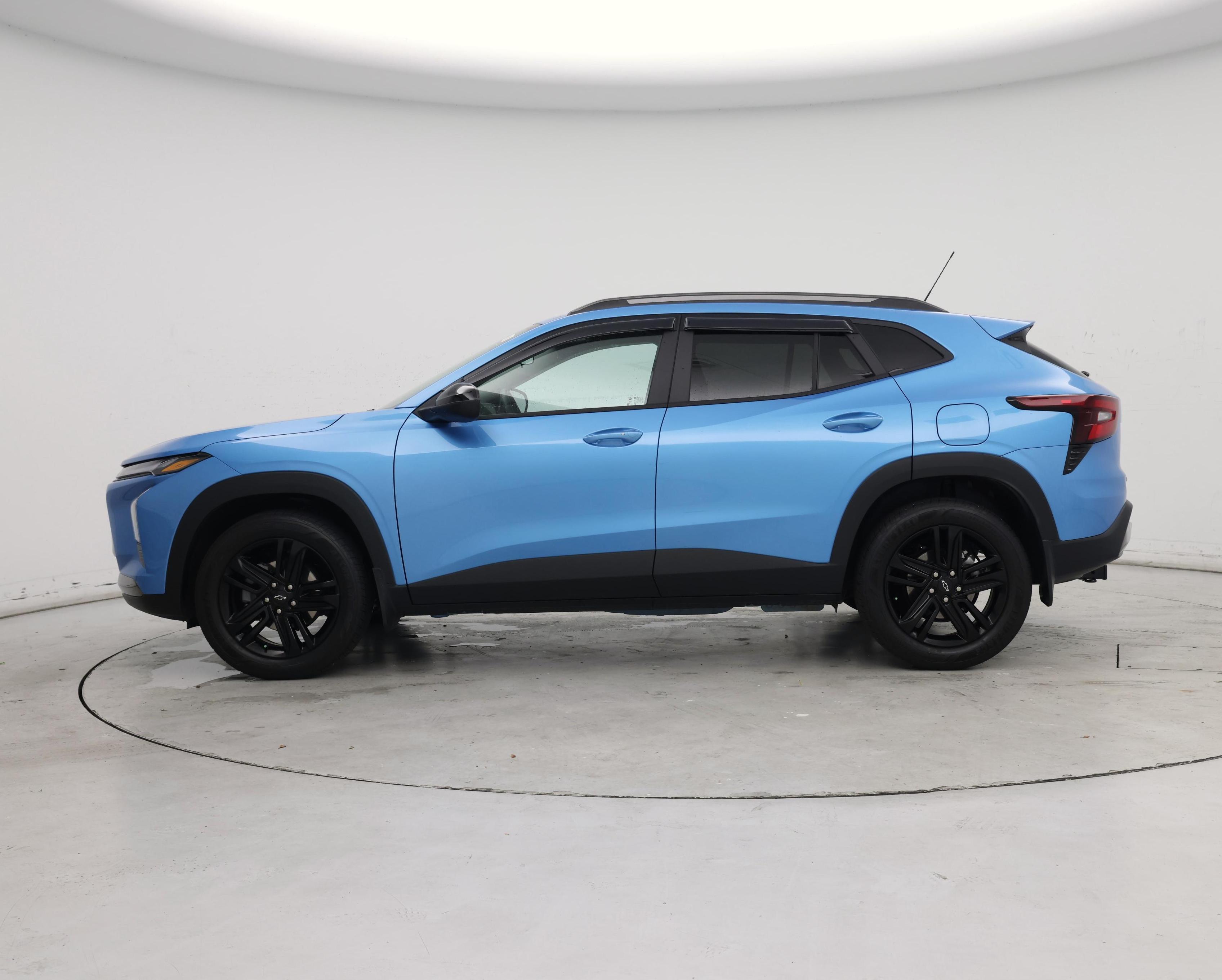 Thumbnail: 2025 Chevrolet Trax - 3