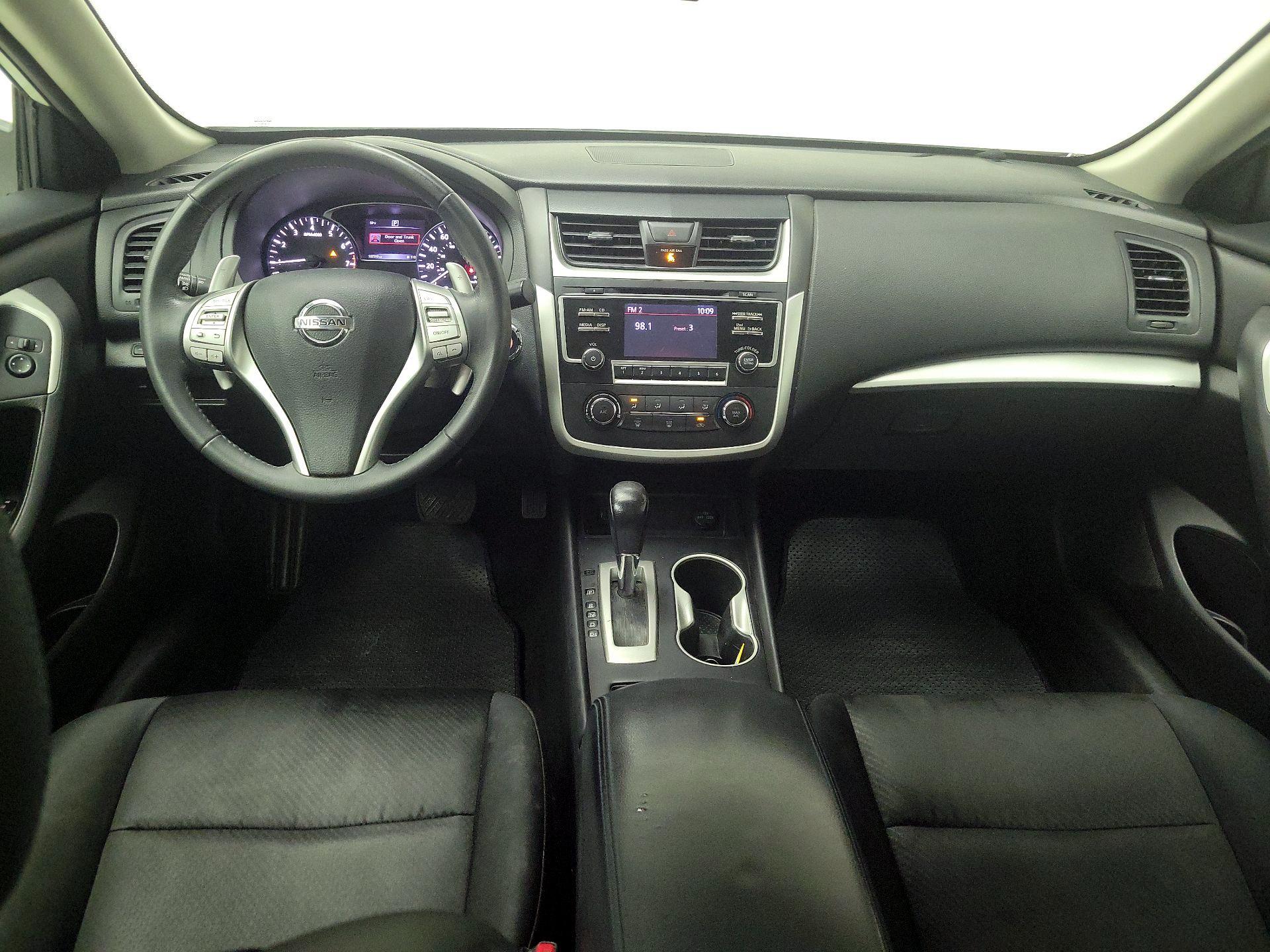 Thumbnail: 2017 Nissan Altima - 9