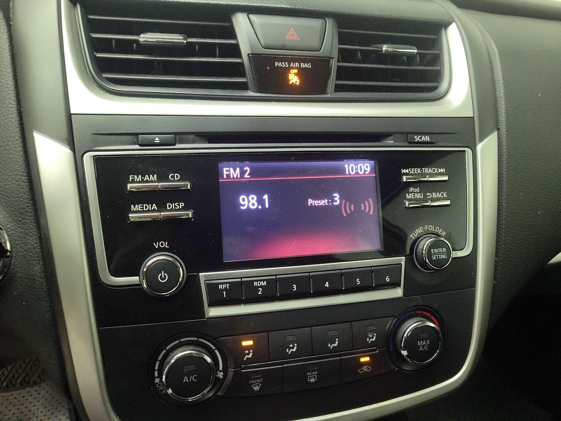 Thumbnail: 2017 Nissan Altima - 15