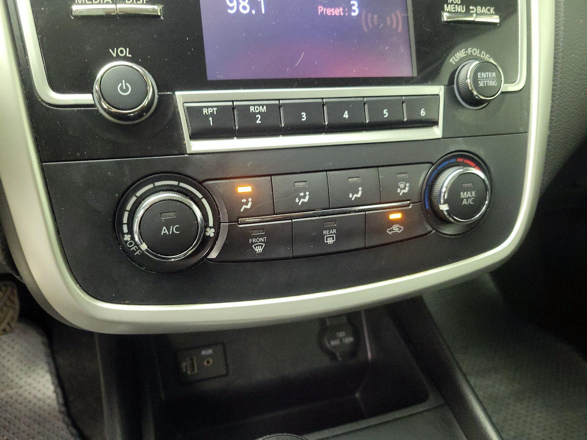 Thumbnail: 2017 Nissan Altima - 16