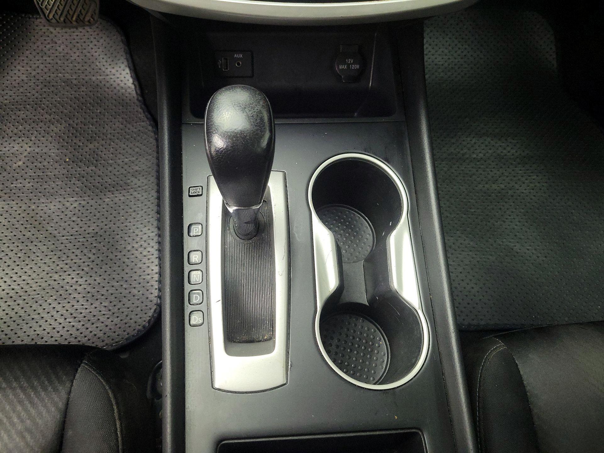 Thumbnail: 2017 Nissan Altima - 17