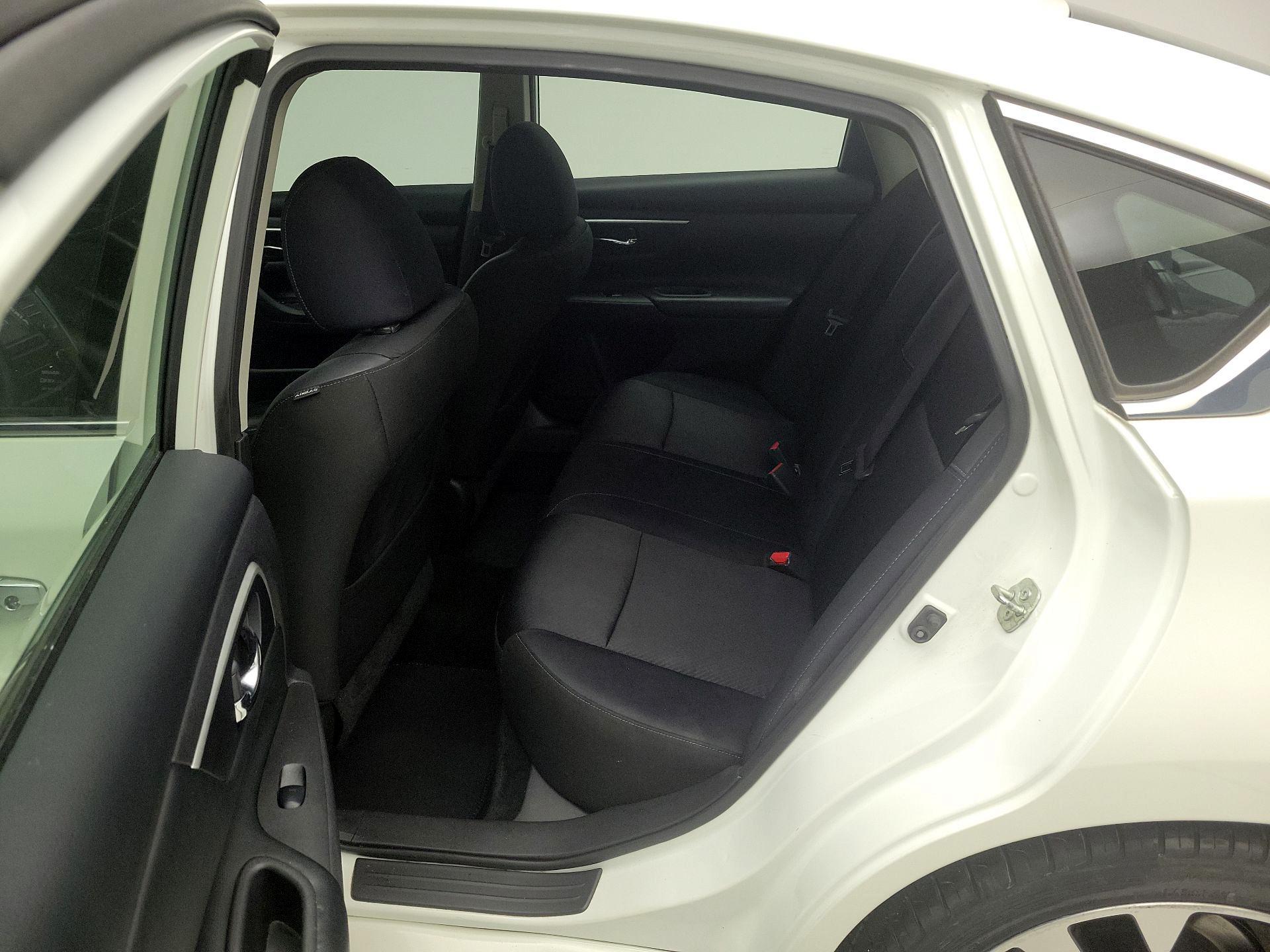 Thumbnail: 2017 Nissan Altima - 19