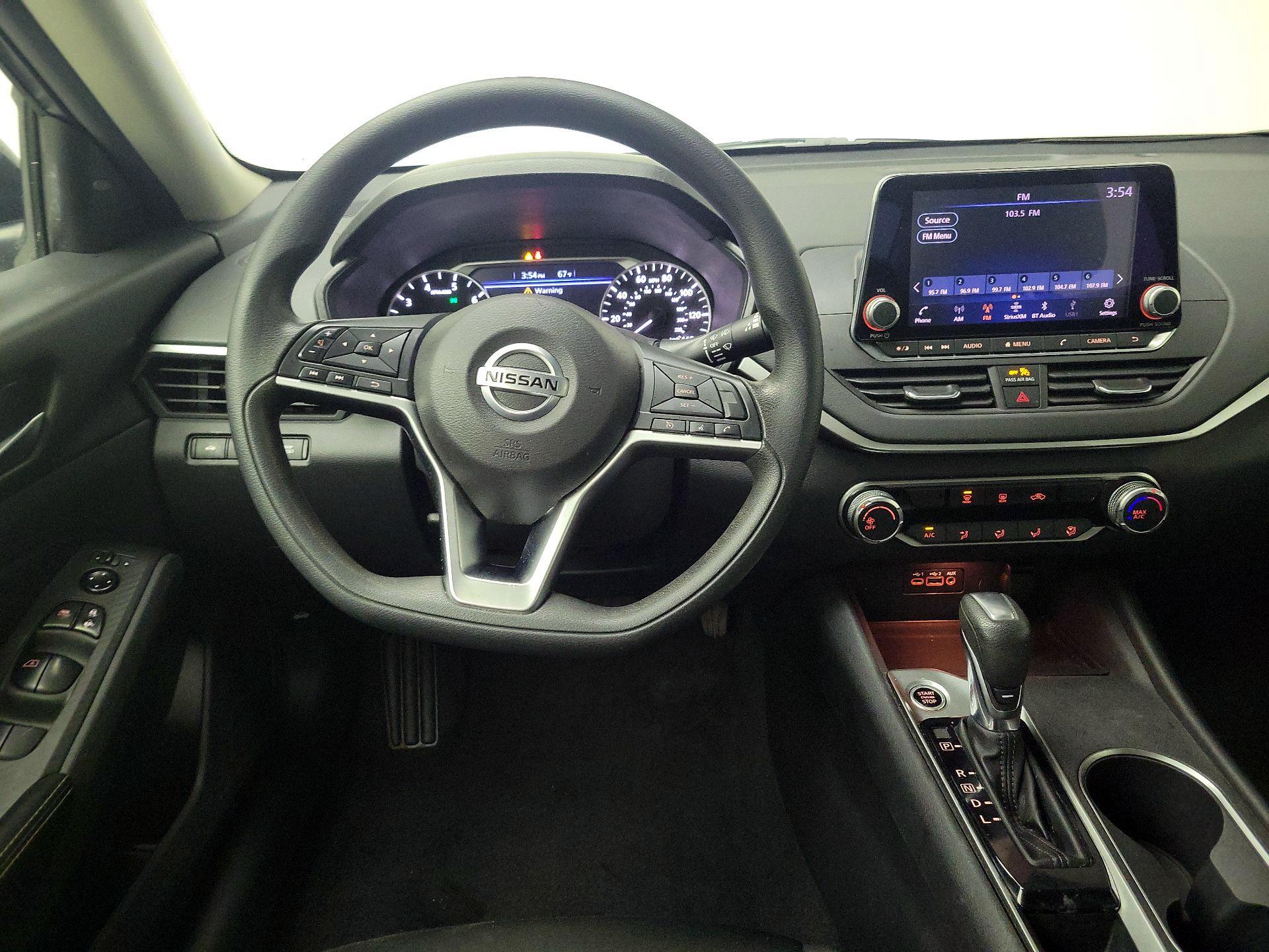 Thumbnail: 2022 Nissan Altima - 10