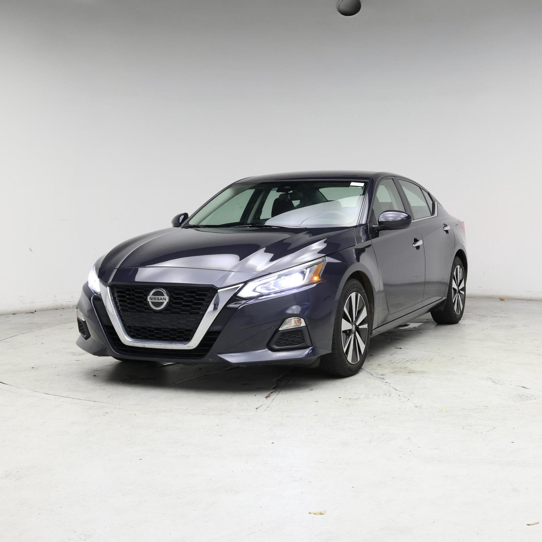 Thumbnail: 2022 Nissan Altima - 4
