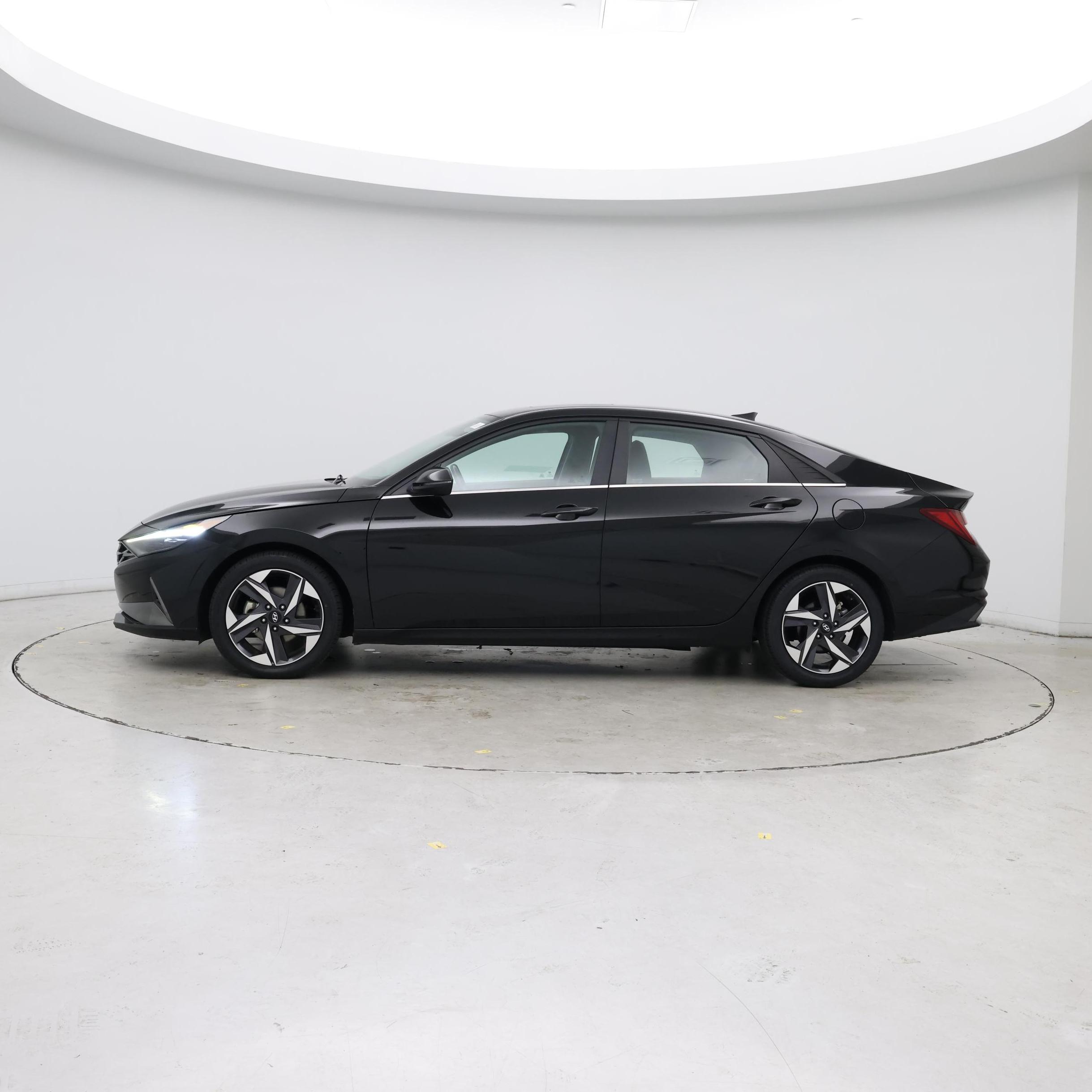 Thumbnail: 2023 Hyundai Elantra - 3