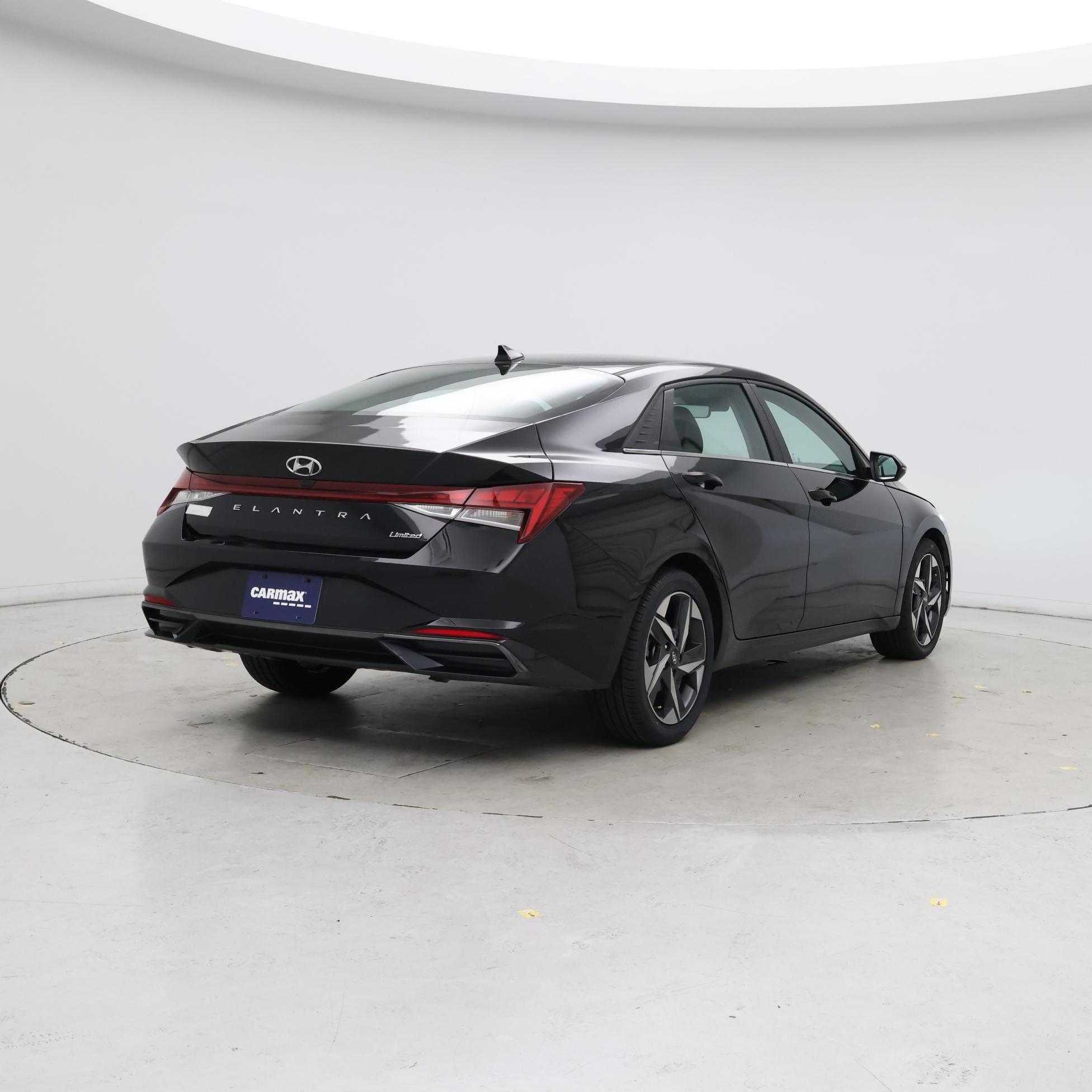Thumbnail: 2023 Hyundai Elantra - 8