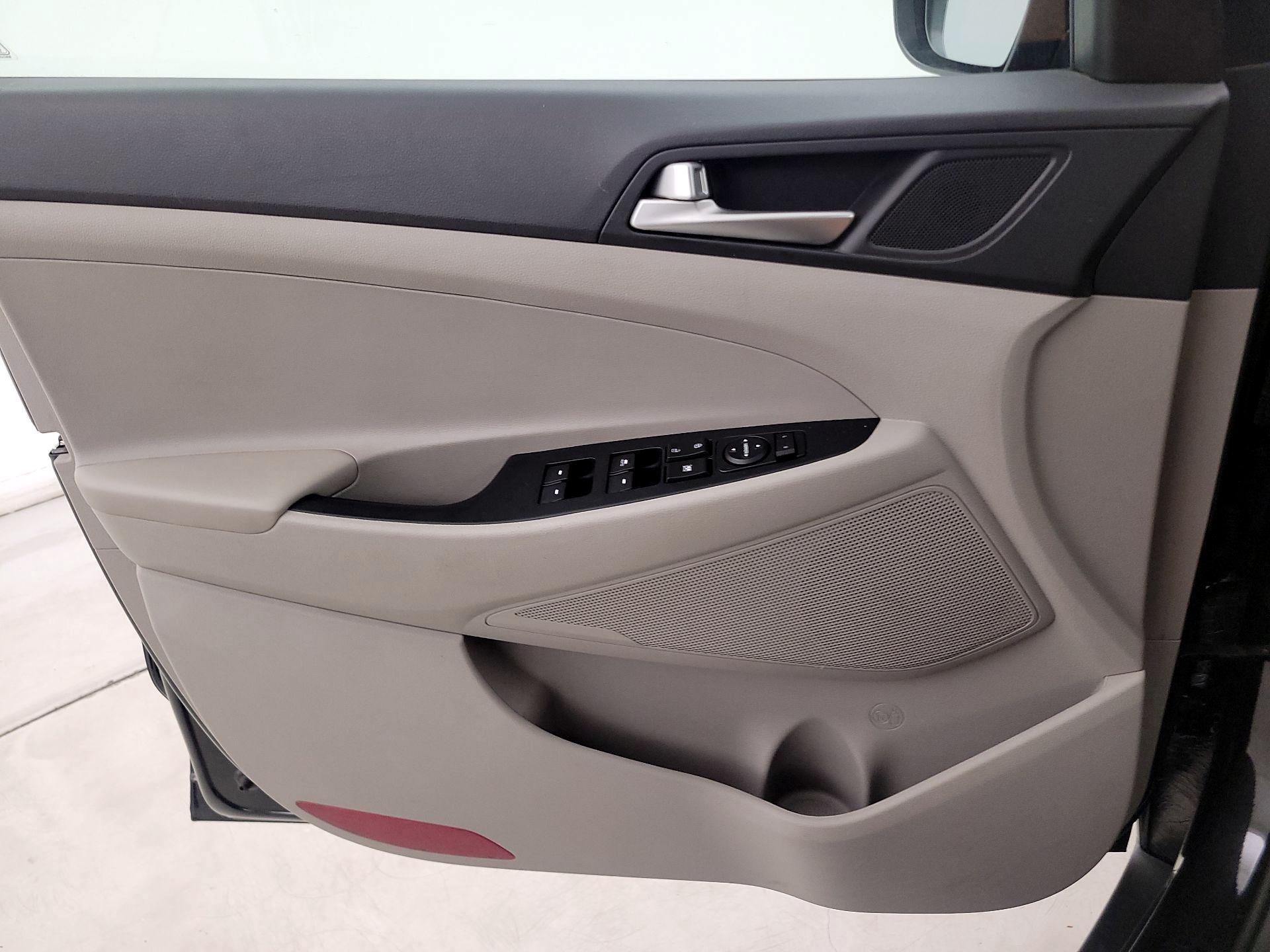 Thumbnail: 2019 Hyundai Tucson - 12