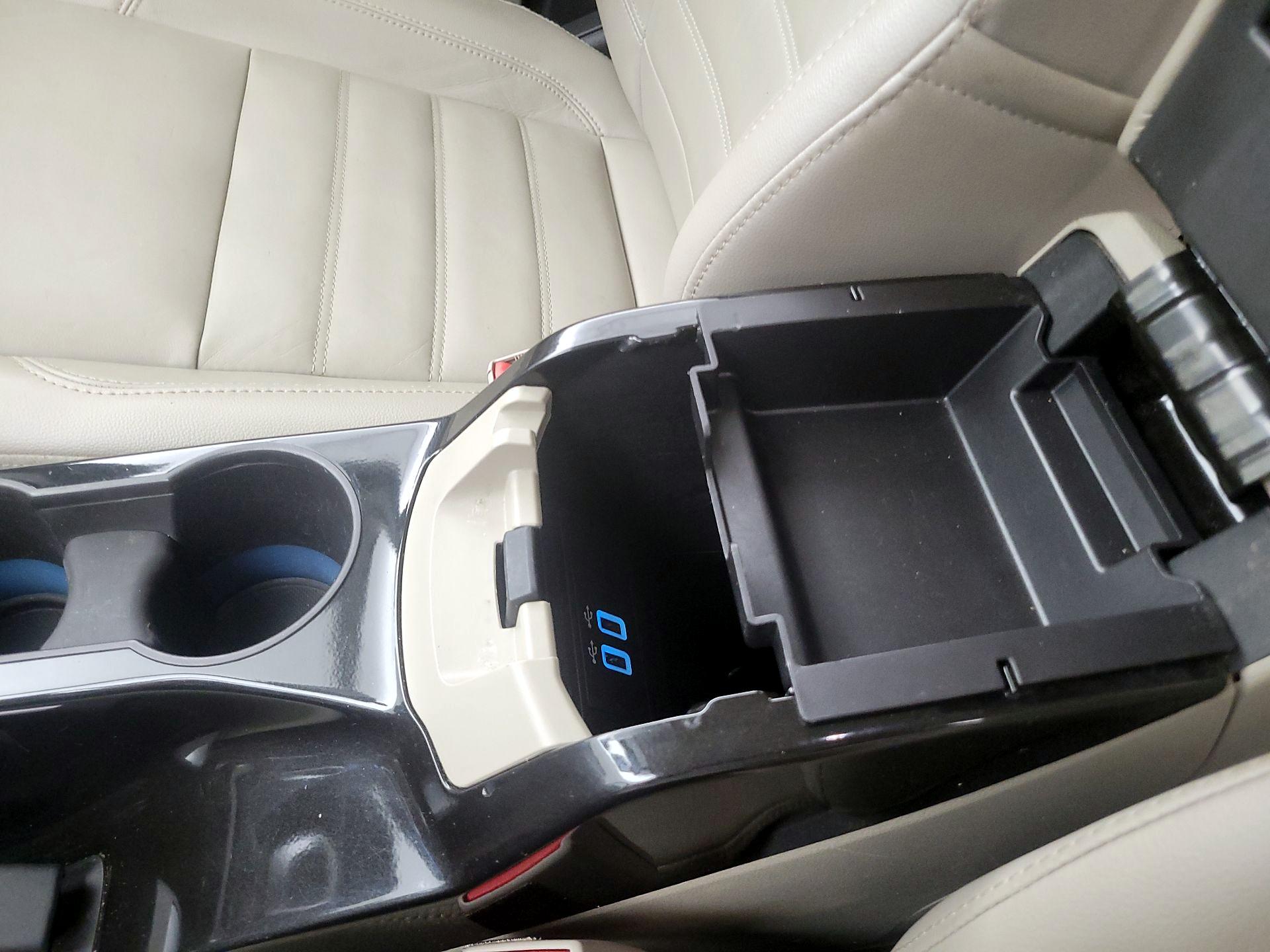 Thumbnail: 2017 Ford C-Max - 18