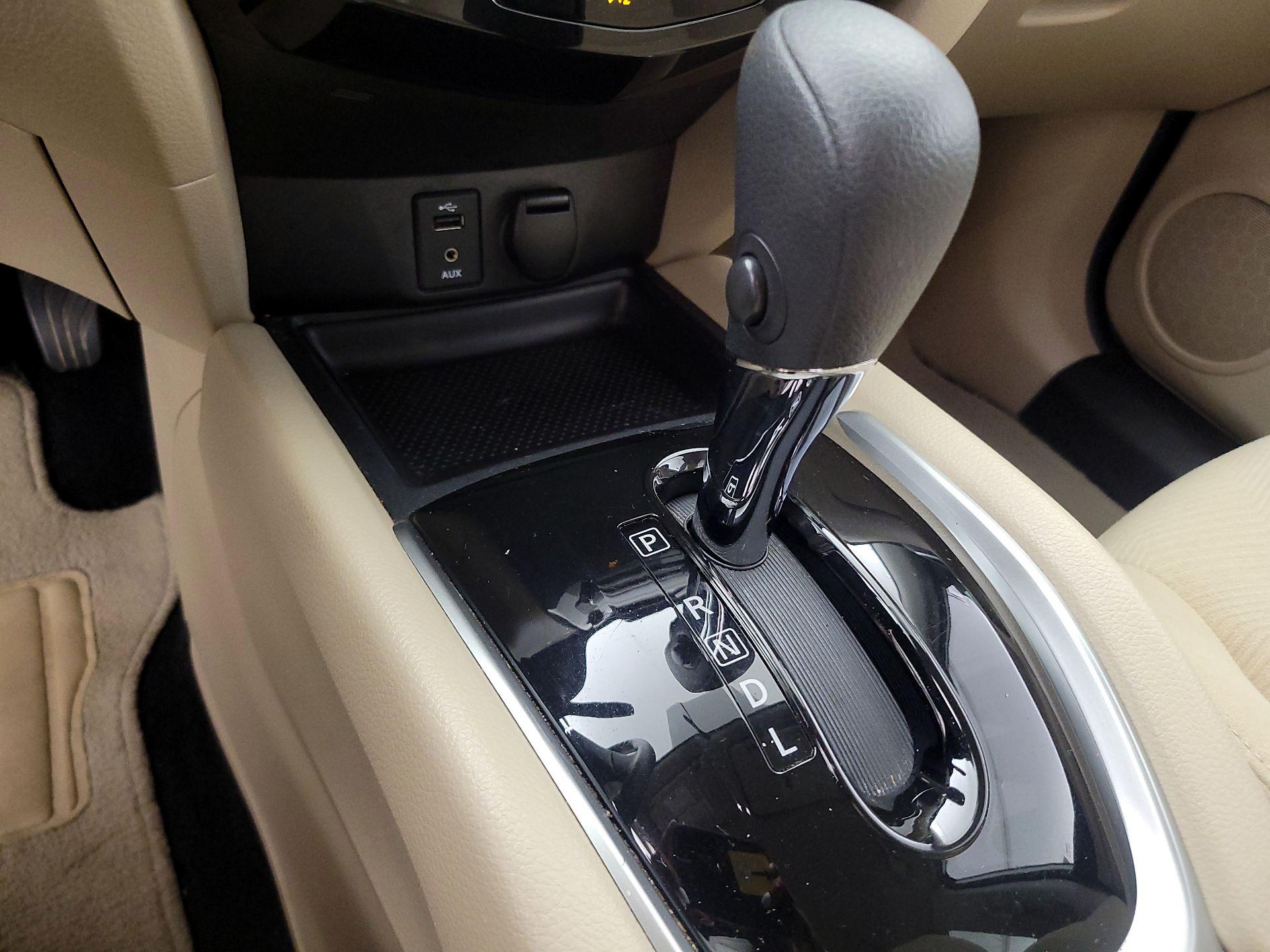 Thumbnail: 2016 Nissan Rogue - 18