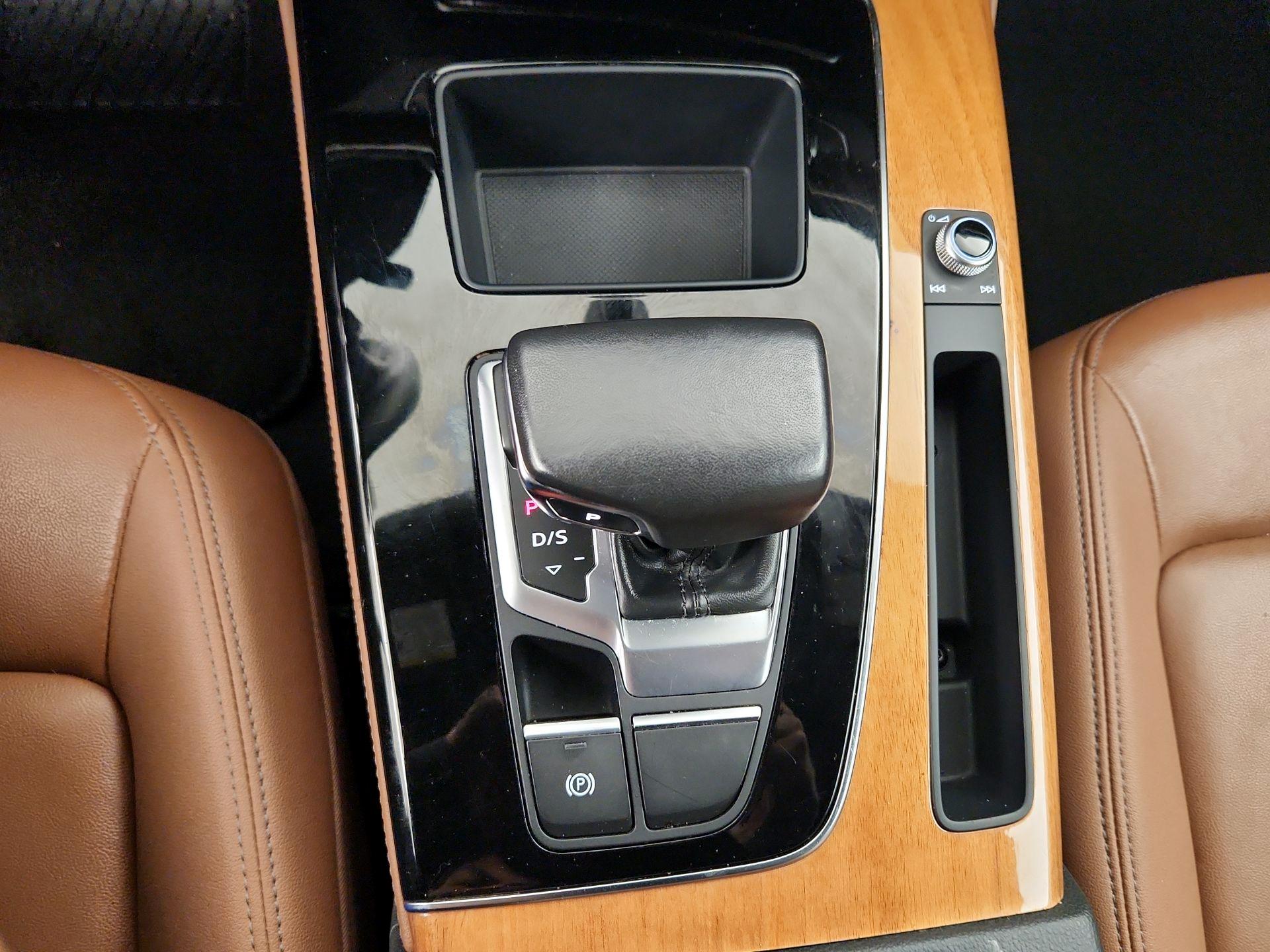 Thumbnail: 2023 Audi Q5 - 17