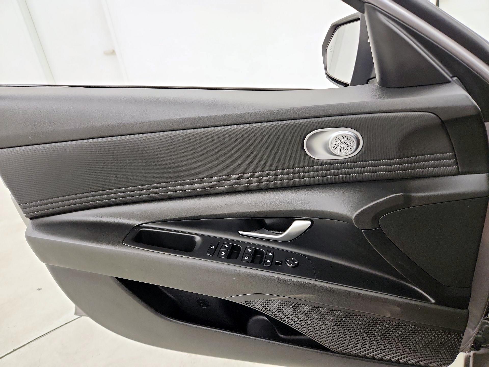 Thumbnail: 2023 Hyundai Elantra - 12