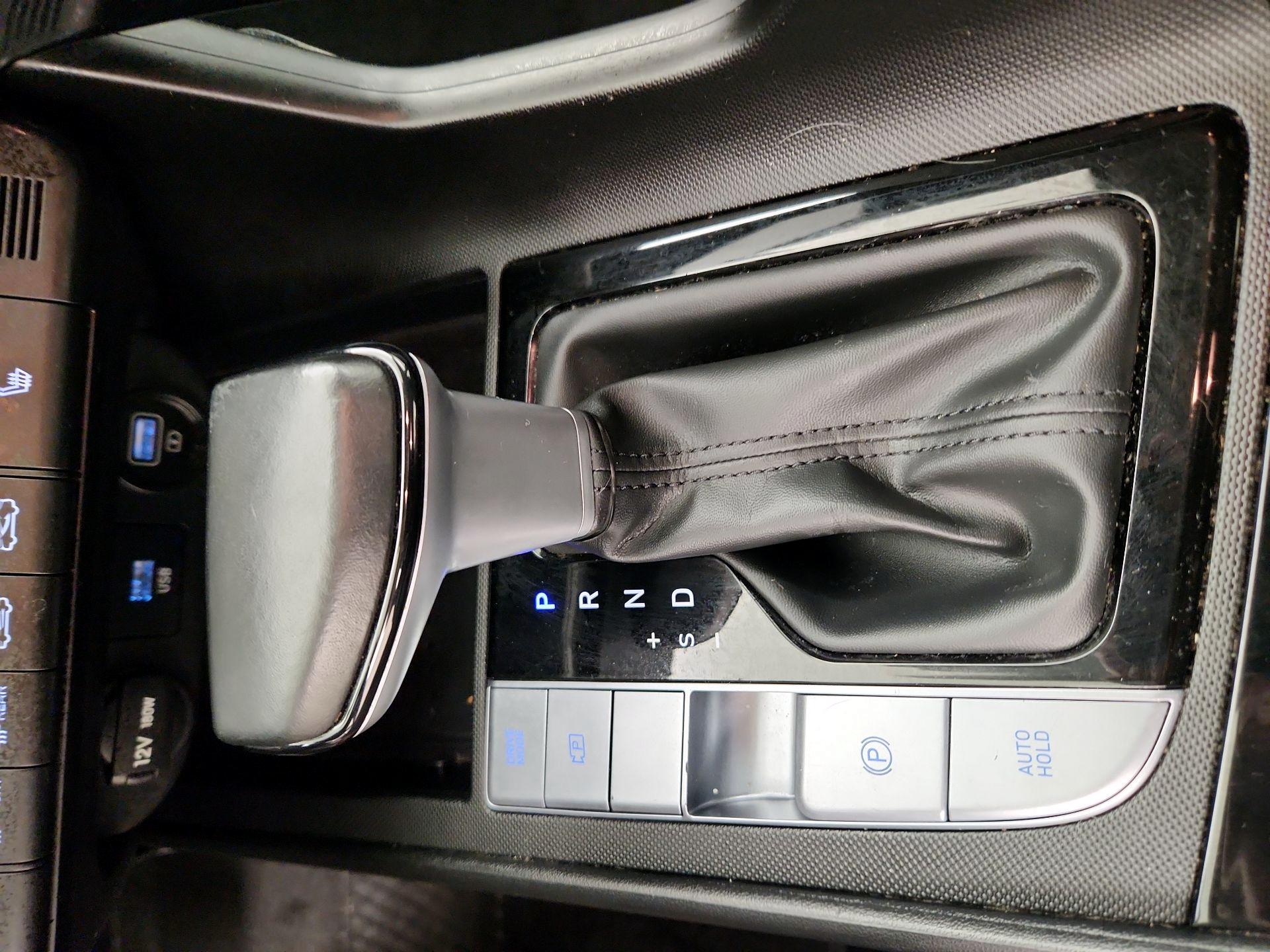 Thumbnail: 2023 Hyundai Elantra - 18