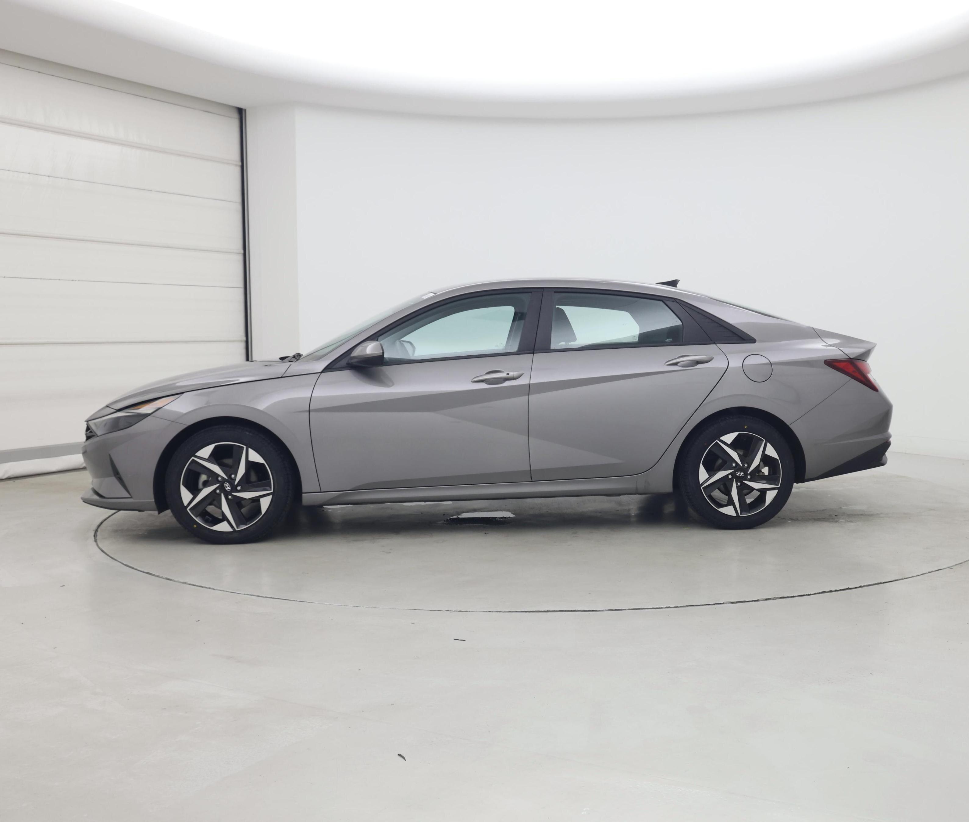 Thumbnail: 2023 Hyundai Elantra - 3
