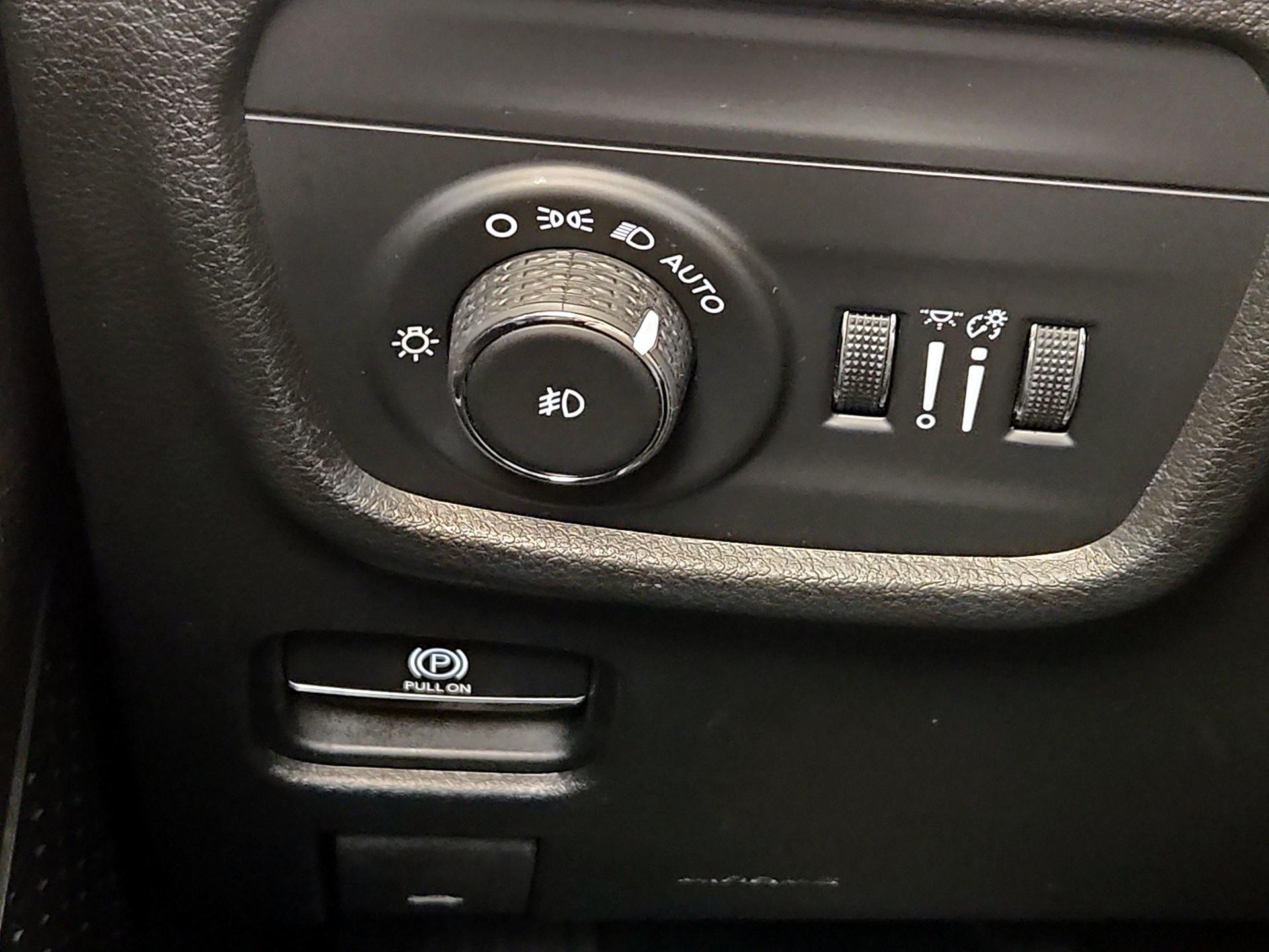 Thumbnail: 2022 Jeep Grand Cherokee - 13