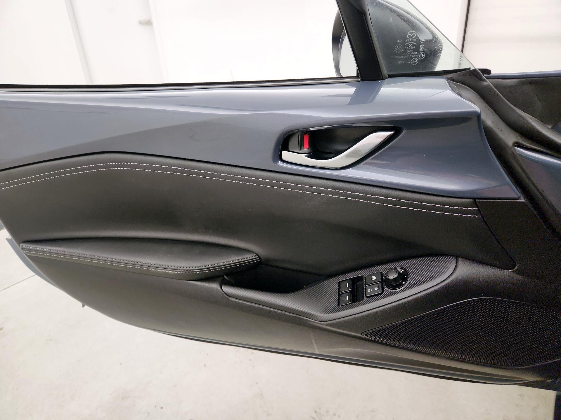 Thumbnail: 2021 Mazda MX-5 Miata - 12
