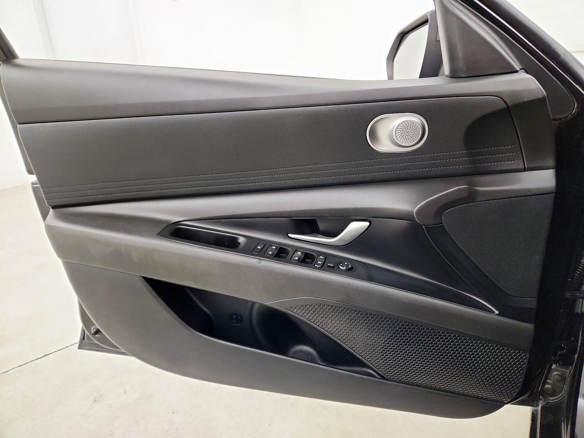 Thumbnail: 2024 Hyundai Elantra - 12