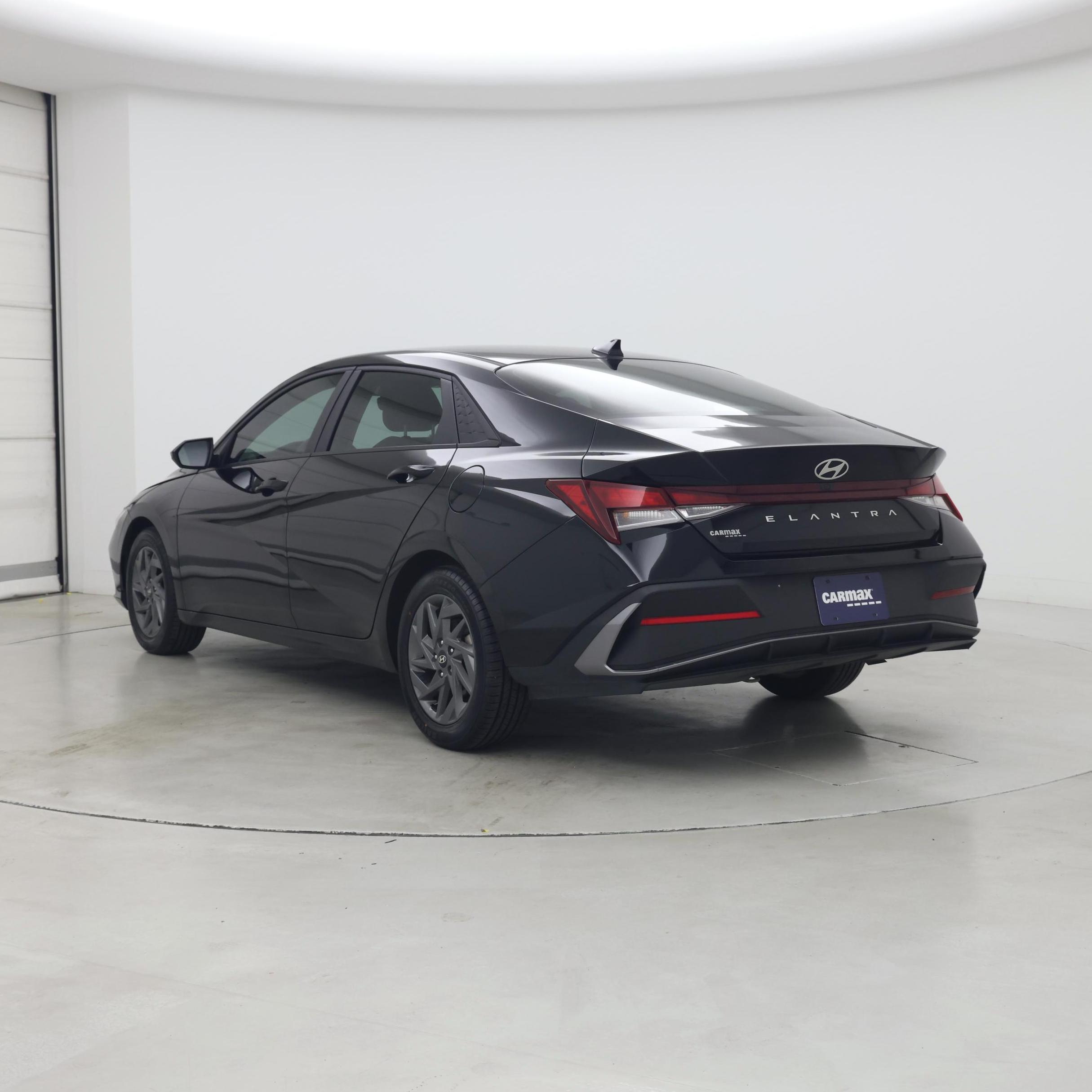 Thumbnail: 2024 Hyundai Elantra - 2