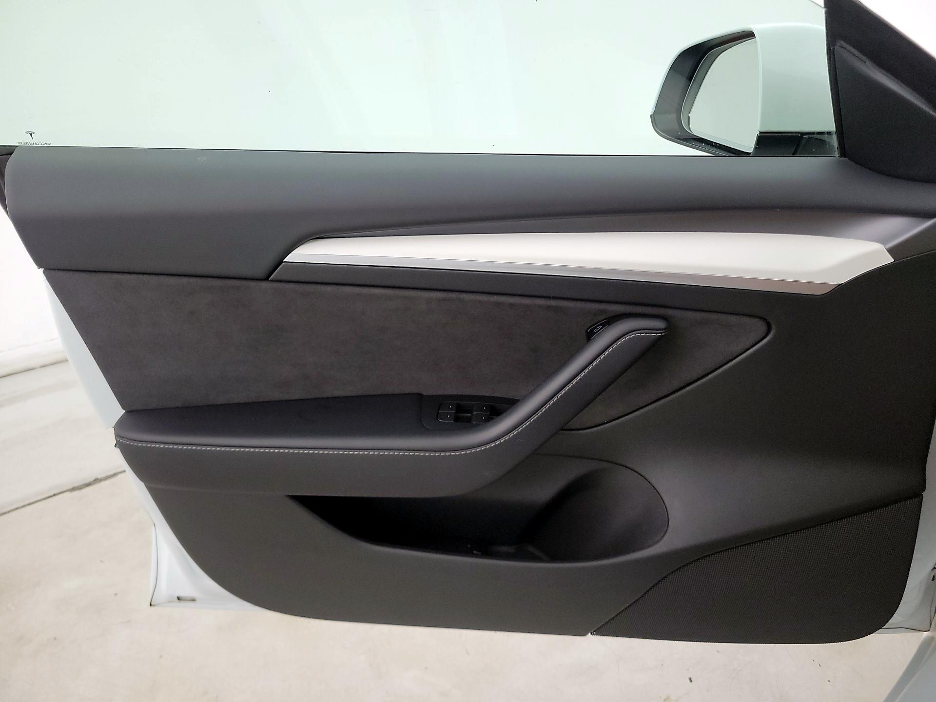 Thumbnail: 2023 Tesla Model 3 - 12