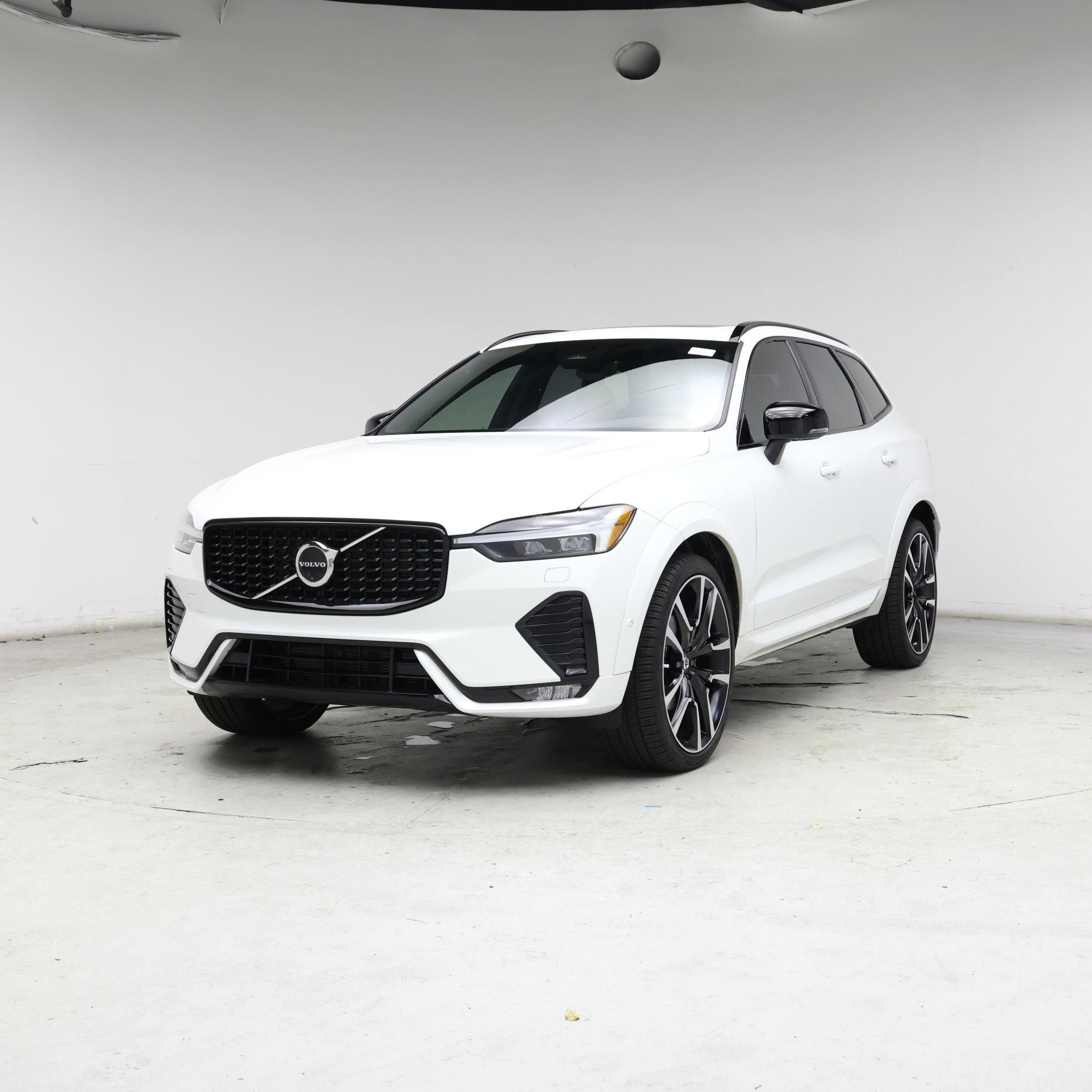 Thumbnail: 2025 Volvo XC60 - 4