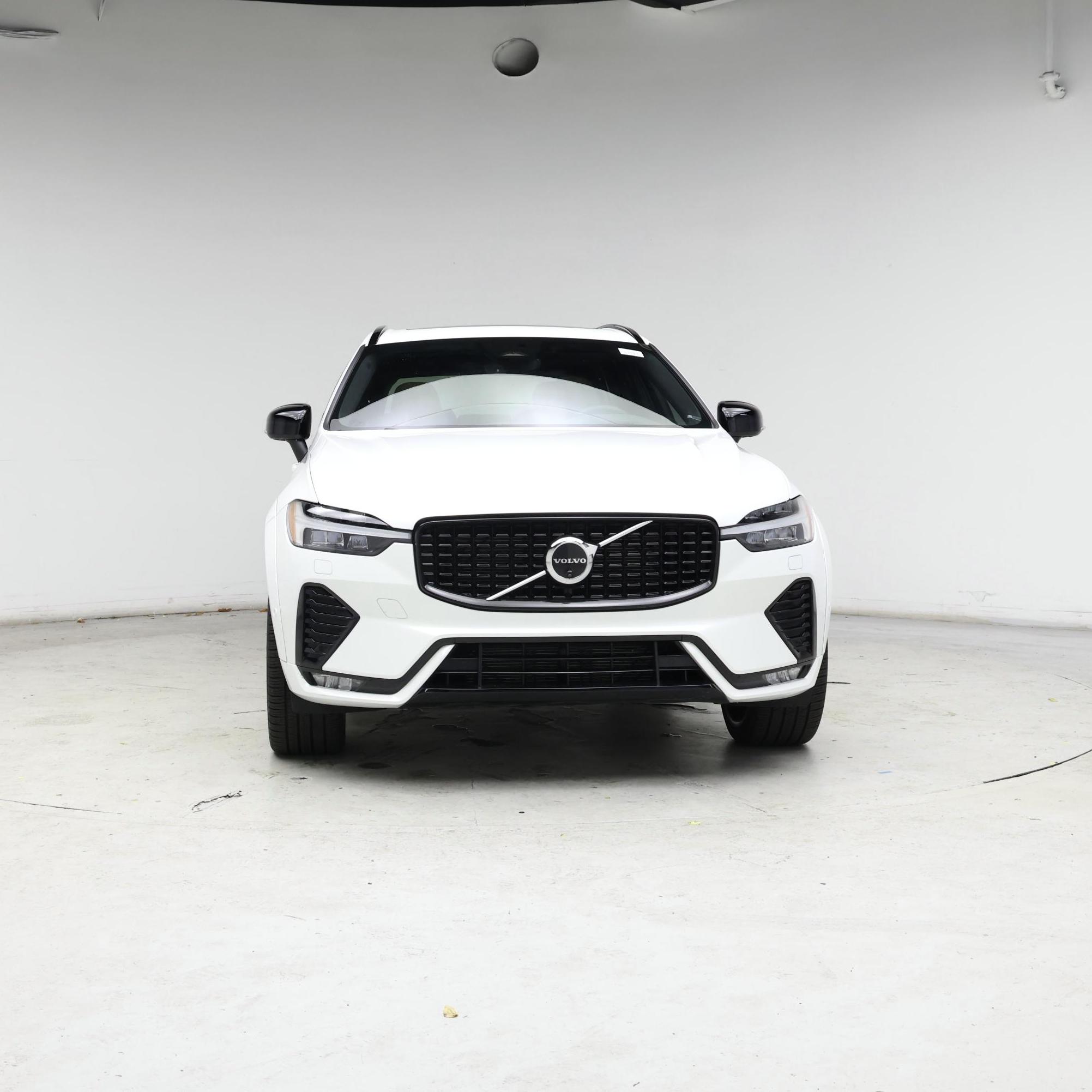 Thumbnail: 2025 Volvo XC60 - 5
