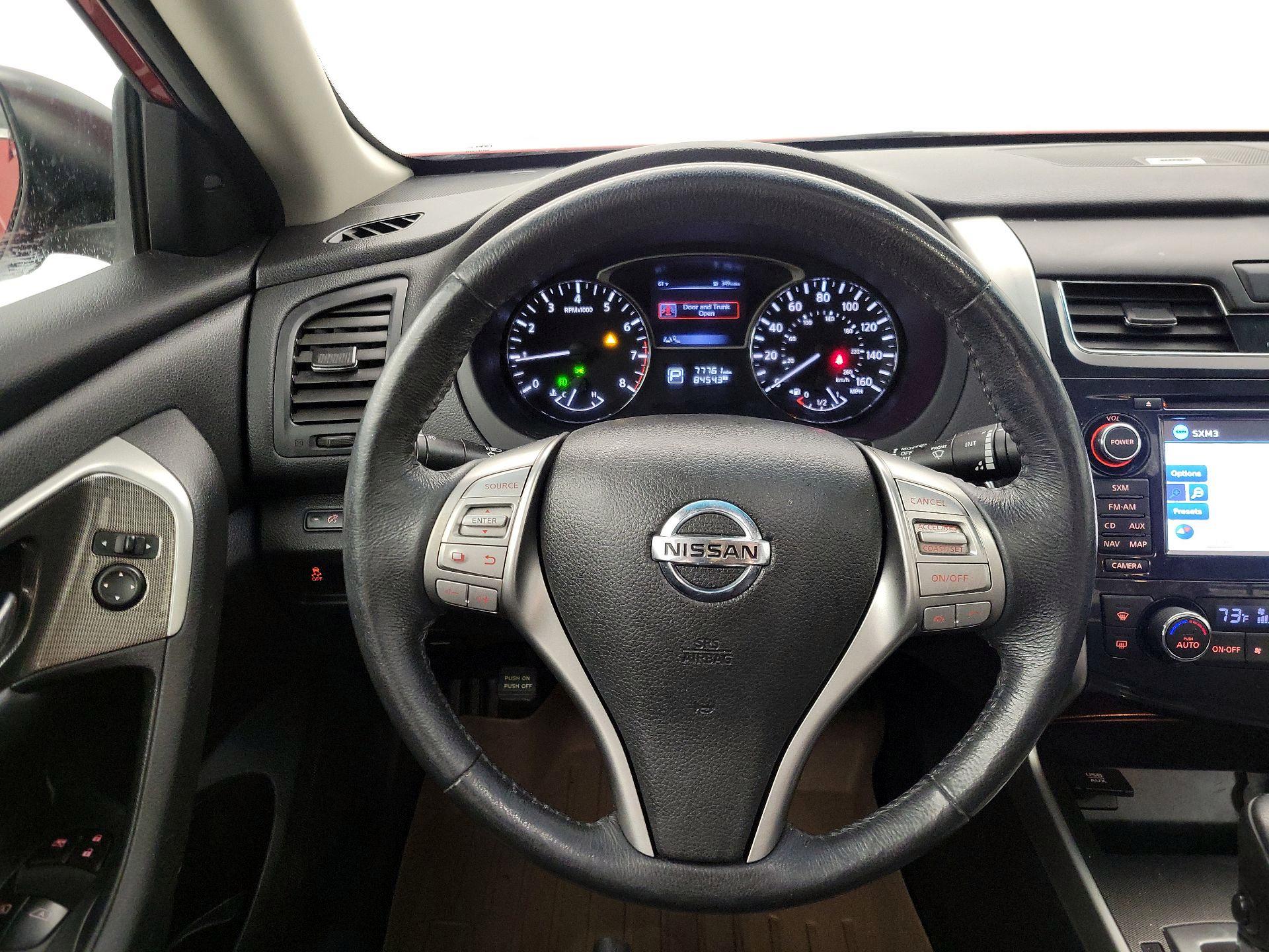 Thumbnail: 2015 Nissan Altima - 10